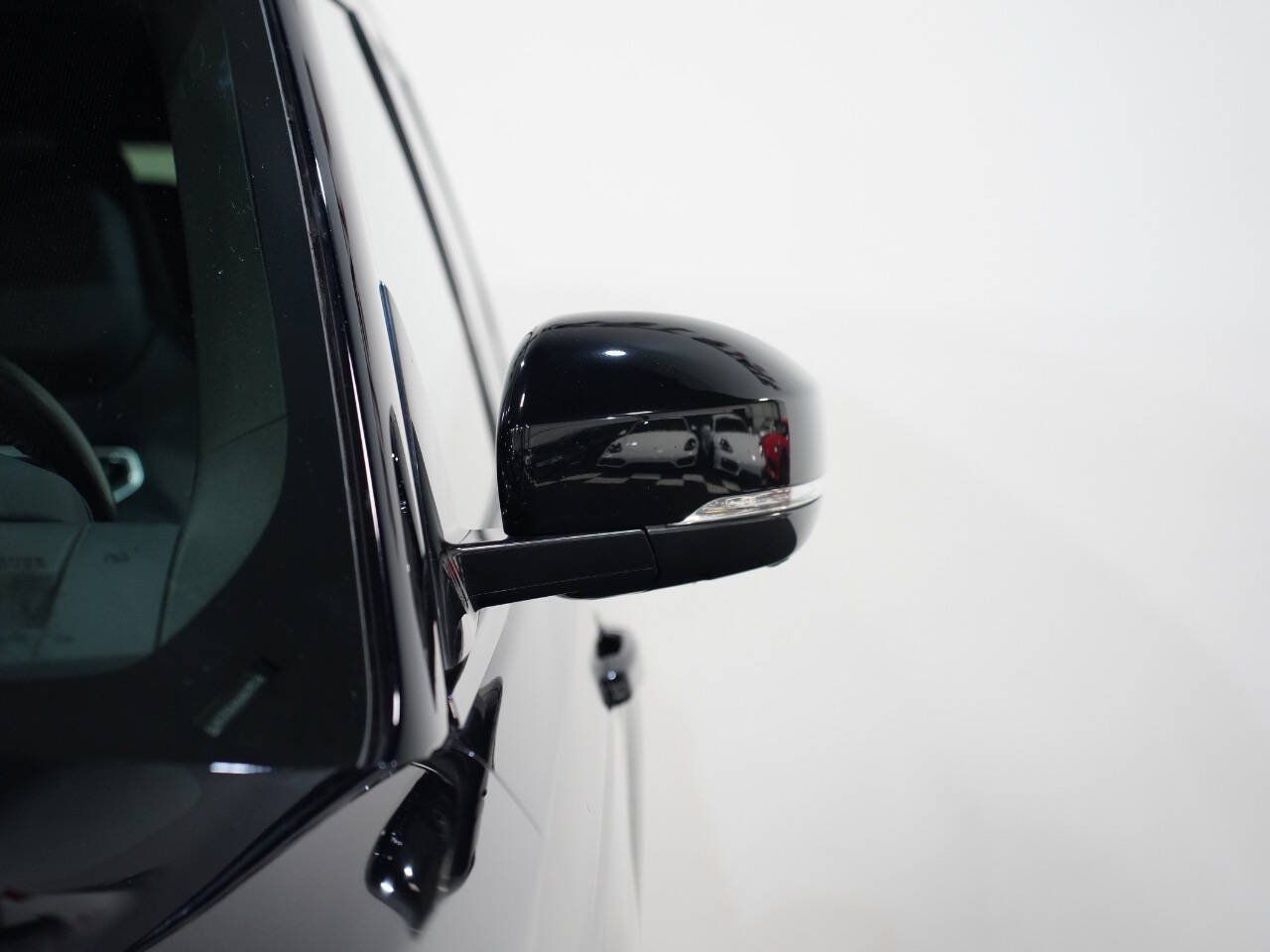 LIGURIAN BLACK W/SVO PREMIUM PALETTE BLACK ULTRA M, 2019 LAND ROVER RANGE ROVER SPORT Image 11