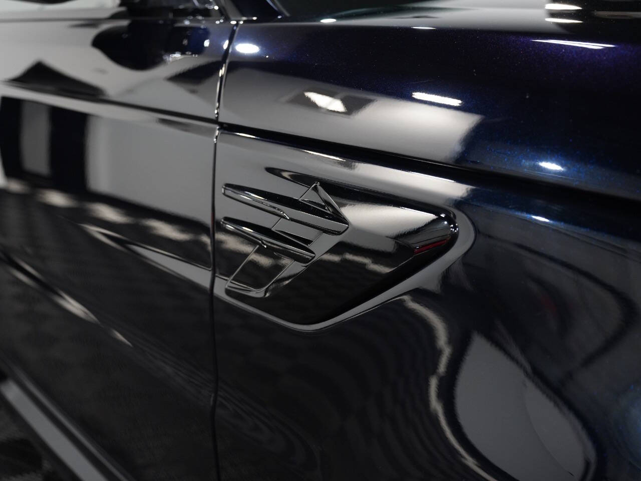 LIGURIAN BLACK W/SVO PREMIUM PALETTE BLACK ULTRA M, 2019 LAND ROVER RANGE ROVER SPORT Image 14