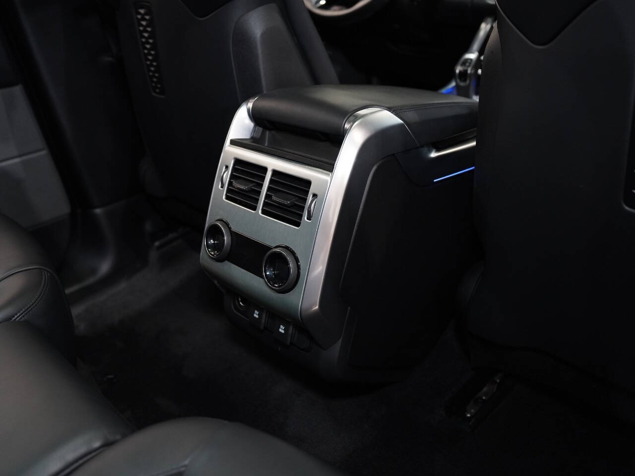 LIGURIAN BLACK W/SVO PREMIUM PALETTE BLACK ULTRA M, 2019 LAND ROVER RANGE ROVER SPORT Image 42