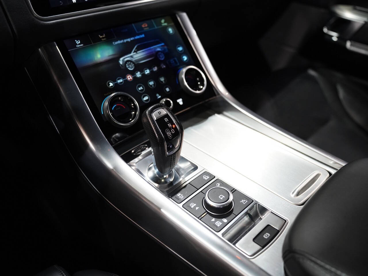 LIGURIAN BLACK W/SVO PREMIUM PALETTE BLACK ULTRA M, 2019 LAND ROVER RANGE ROVER SPORT Image 50