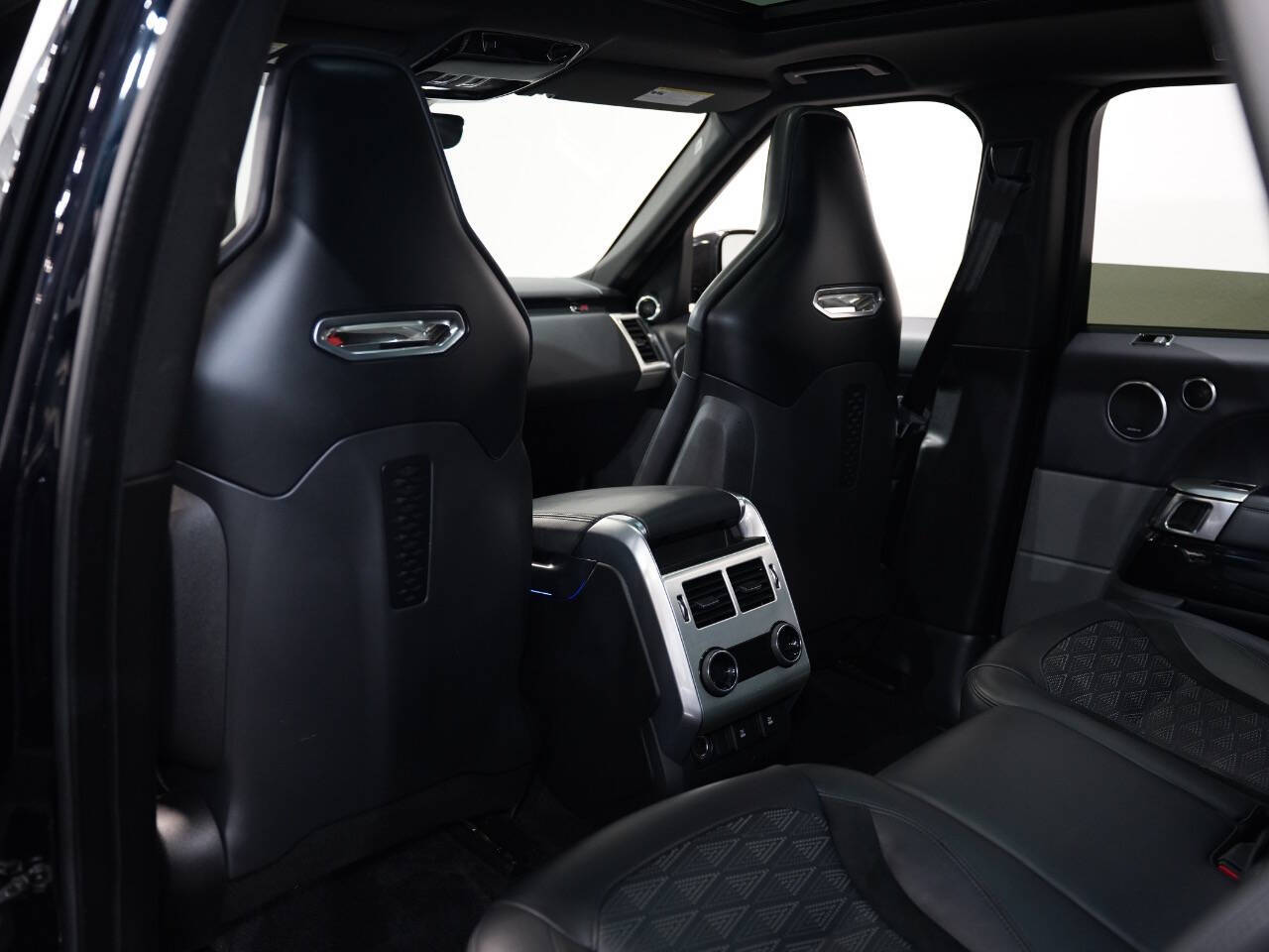 LIGURIAN BLACK W/SVO PREMIUM PALETTE BLACK ULTRA M, 2019 LAND ROVER RANGE ROVER SPORT Image 39
