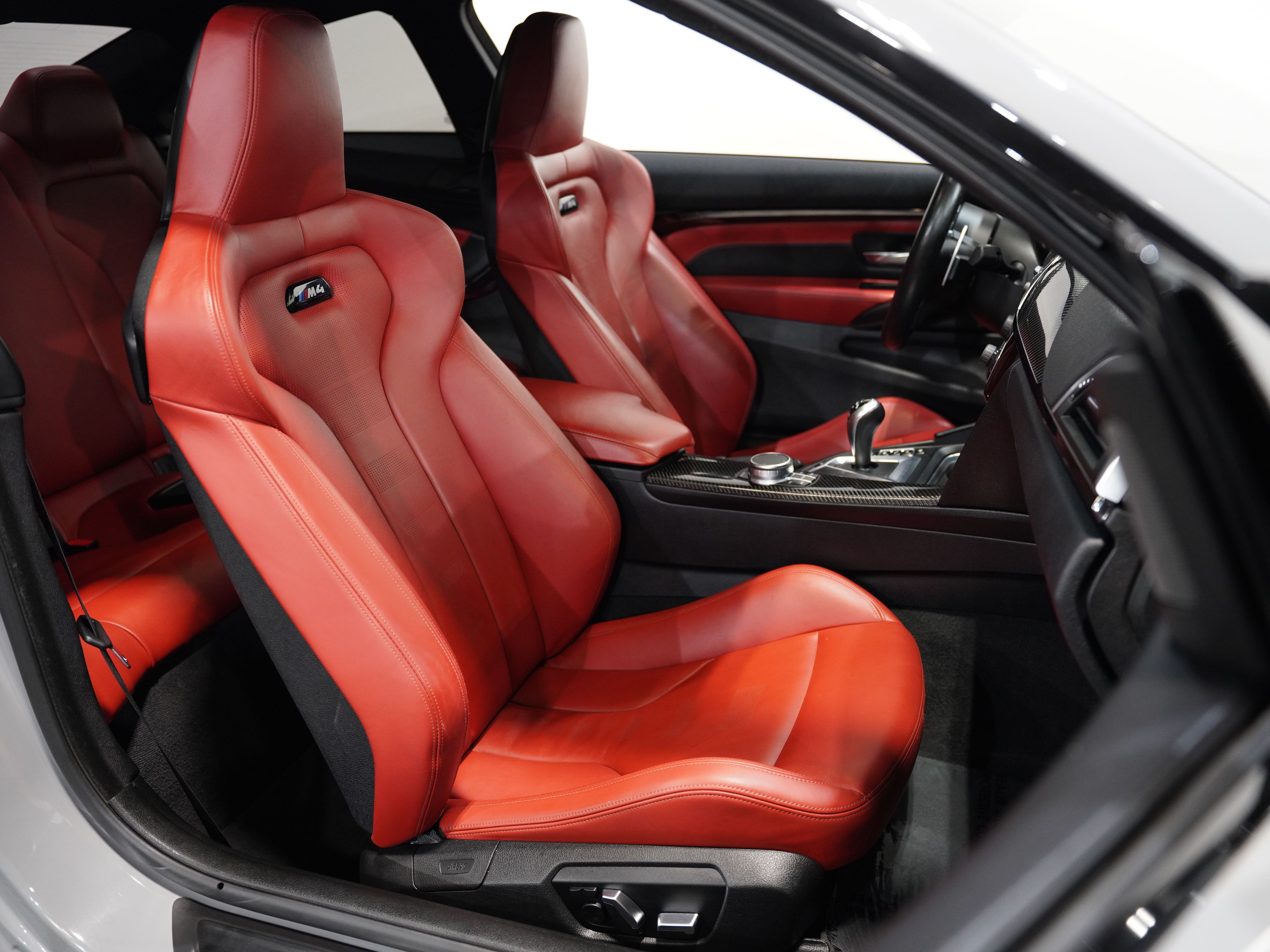2020 BMW M4 Image 32