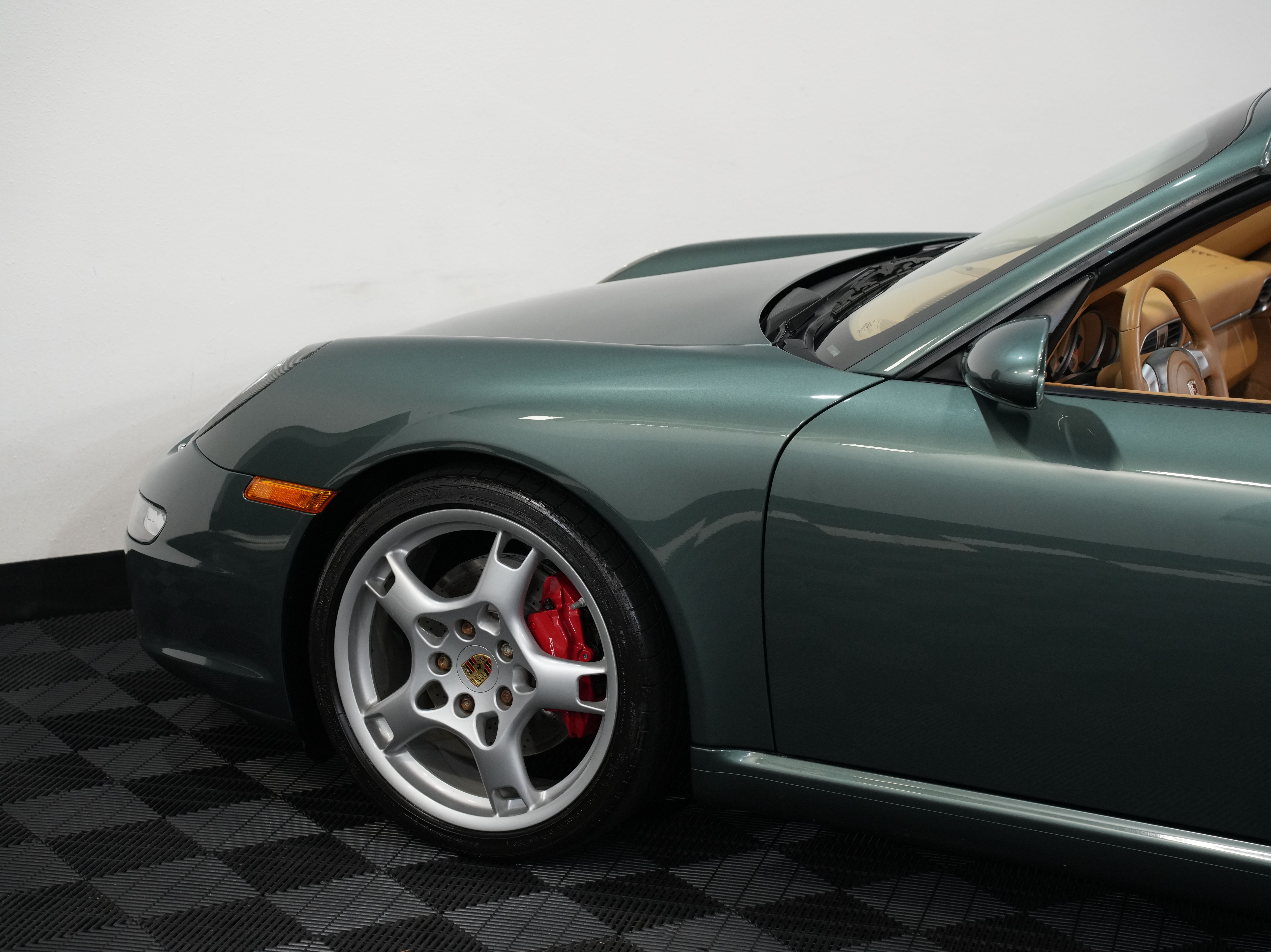 GREEN, 2008 PORSCHE 911 Image 22