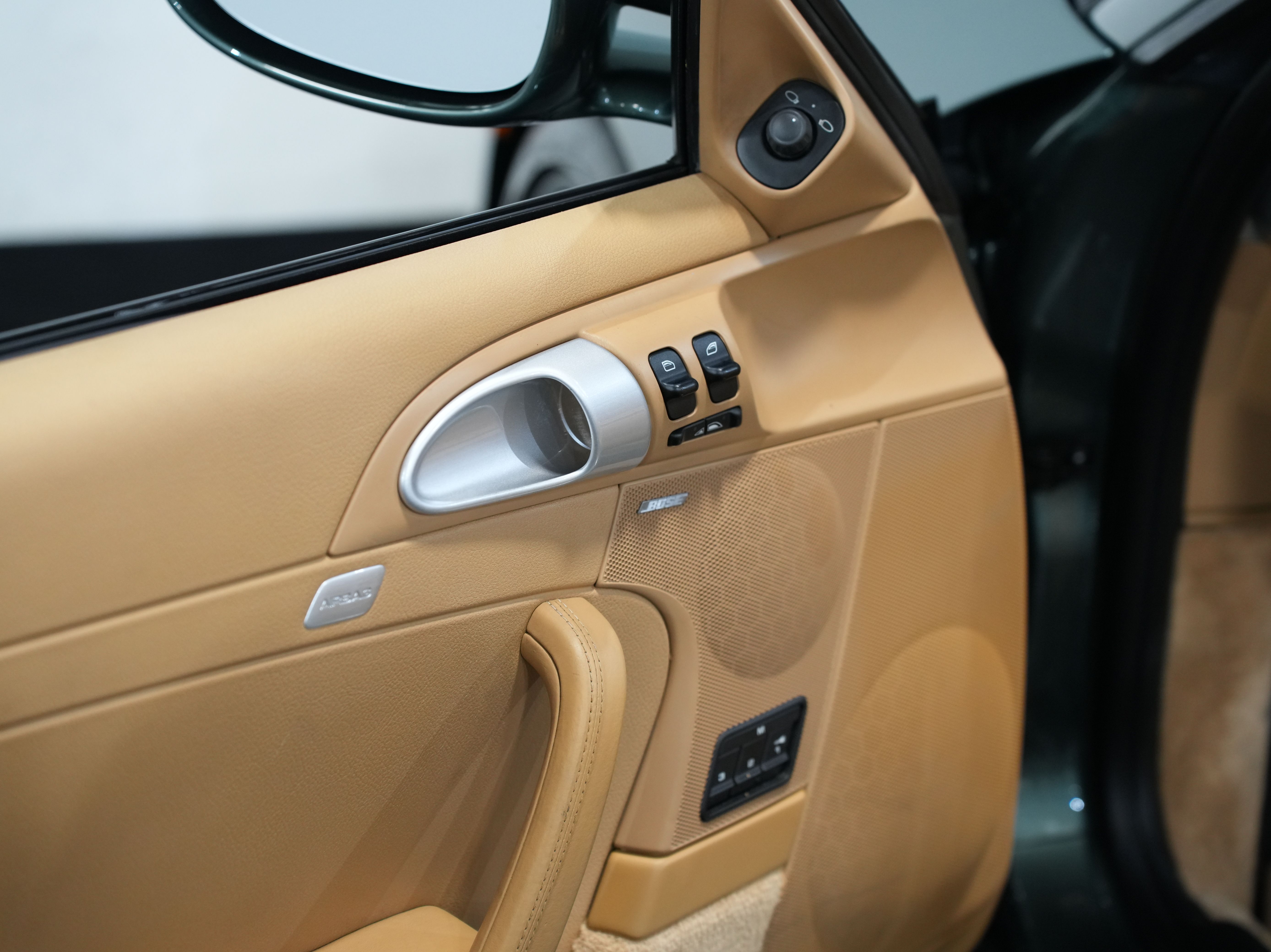 GREEN, 2008 PORSCHE 911 Image 24