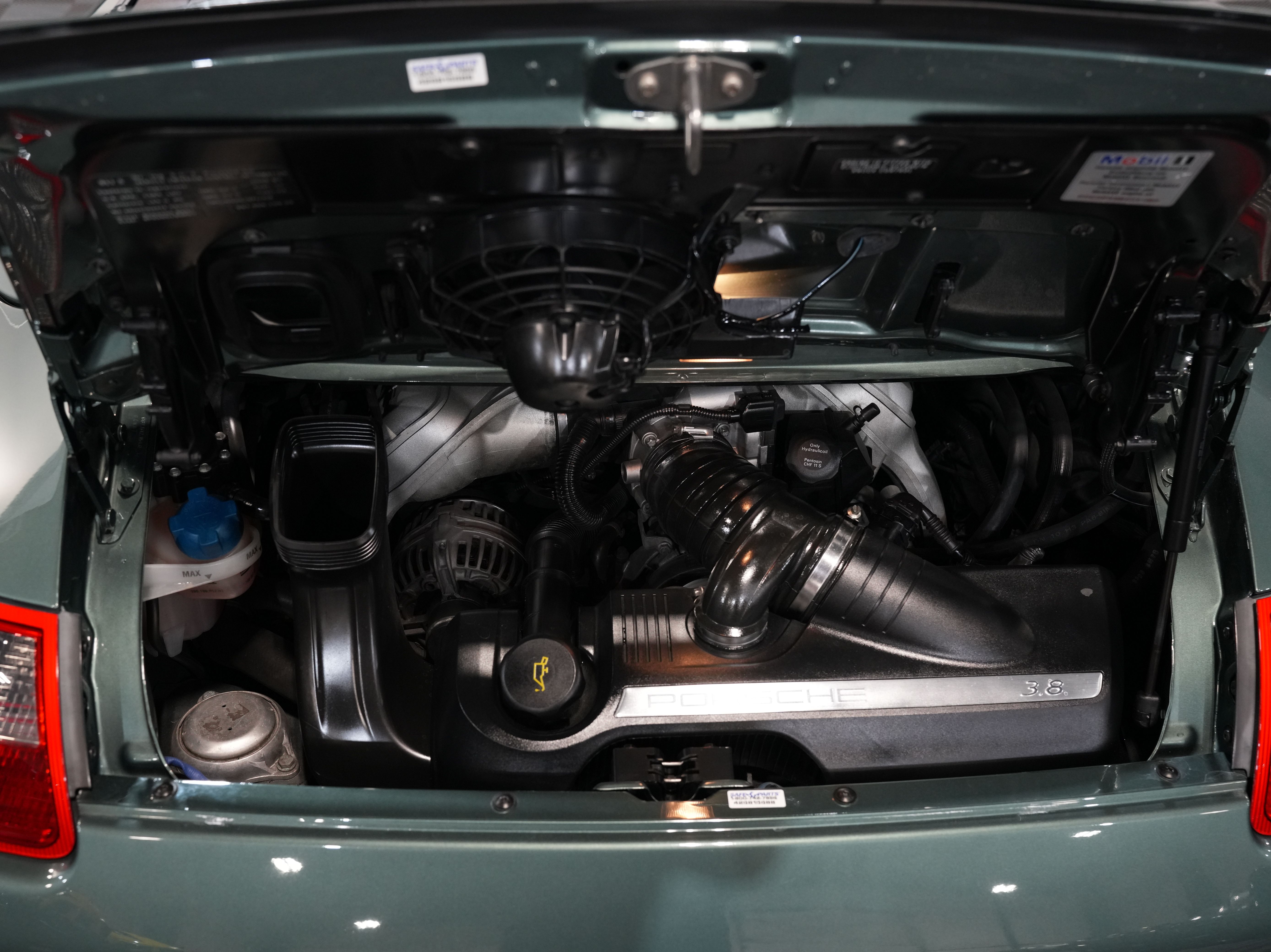 GREEN, 2008 PORSCHE 911 Image 46