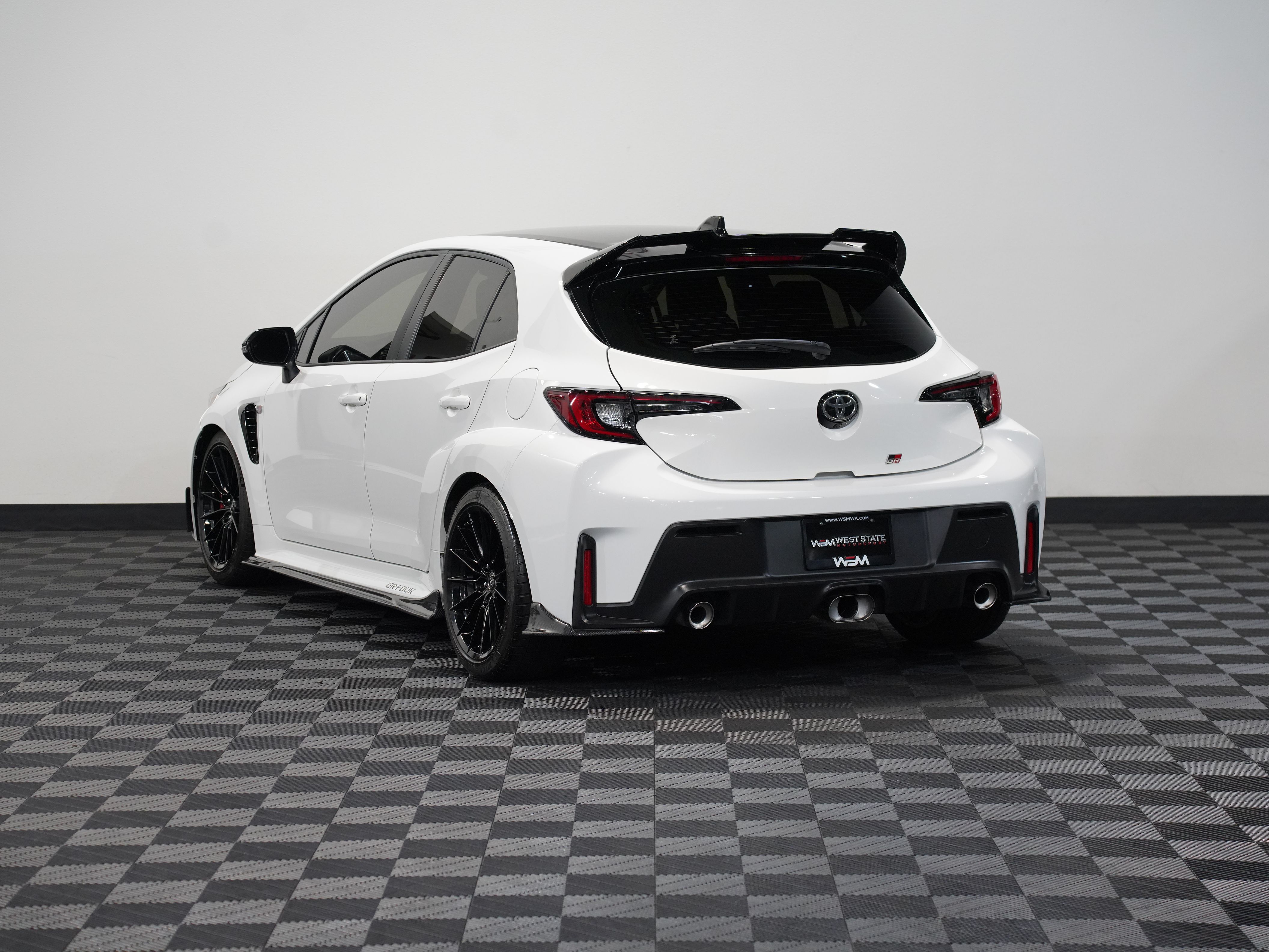 2023 TOYOTA GR COROLLA Image 9