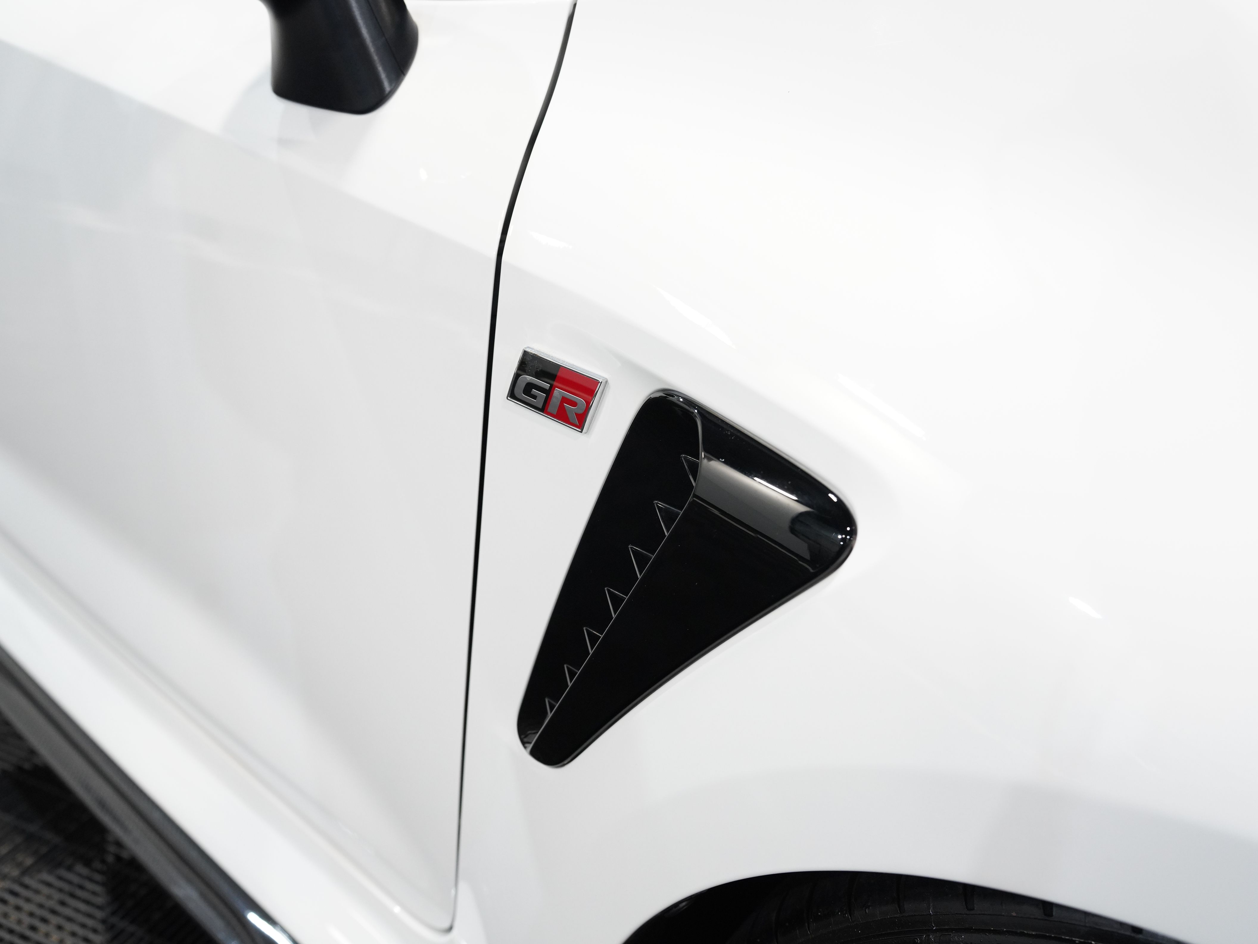 2023 TOYOTA GR COROLLA Image 14