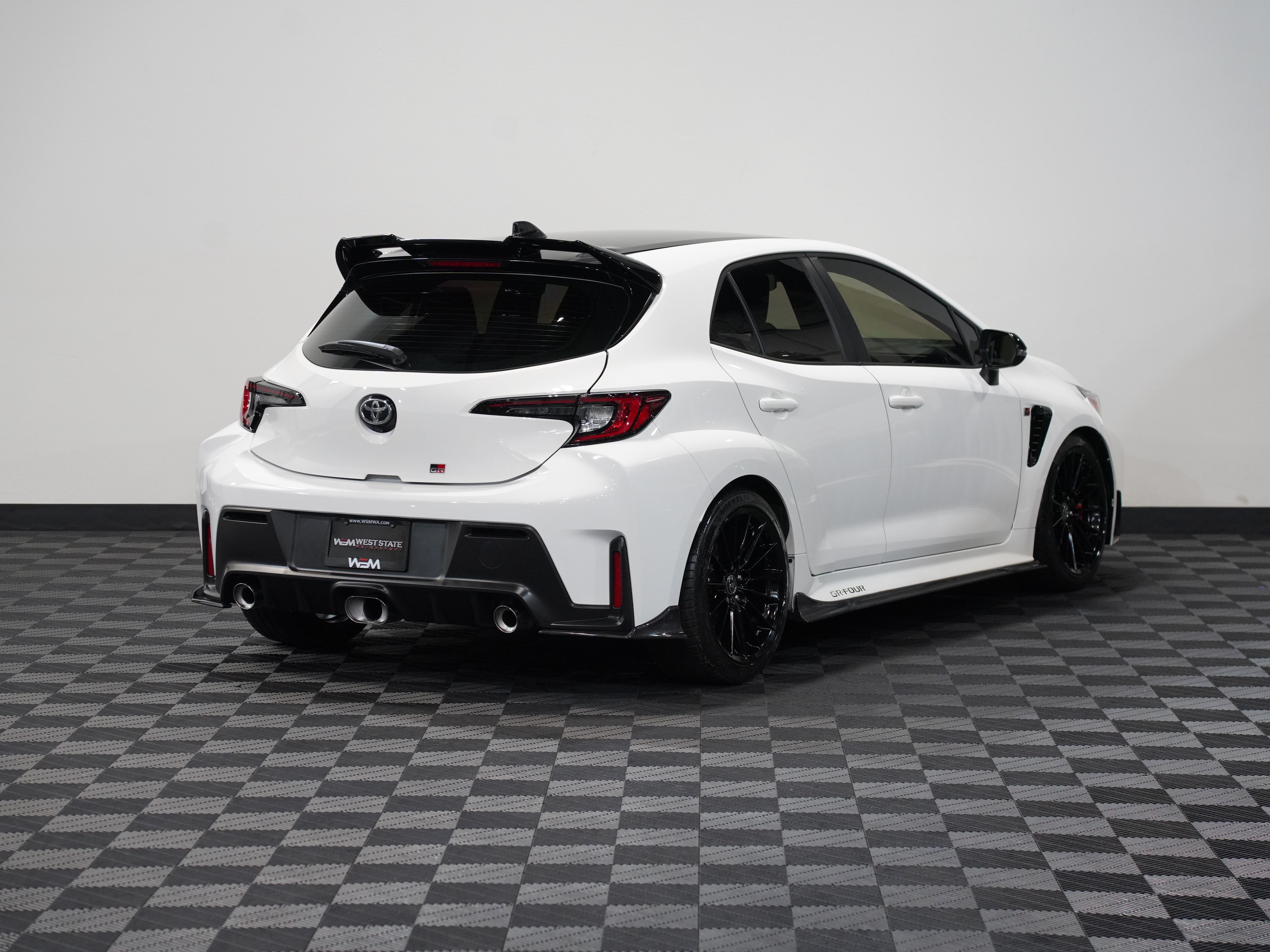 2023 TOYOTA GR COROLLA Image 7