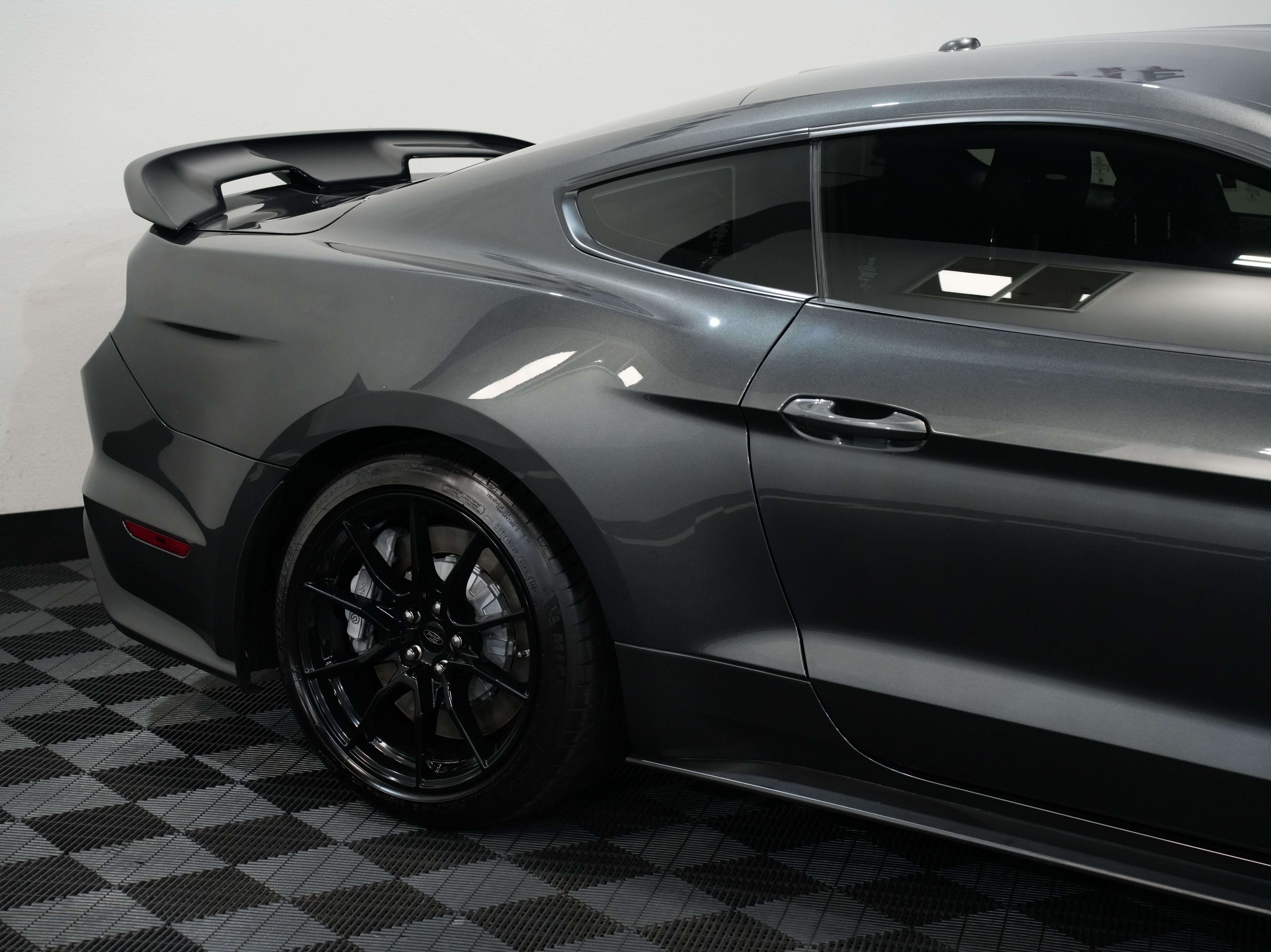 GRAY, 2019 FORD MUSTANG Image 16