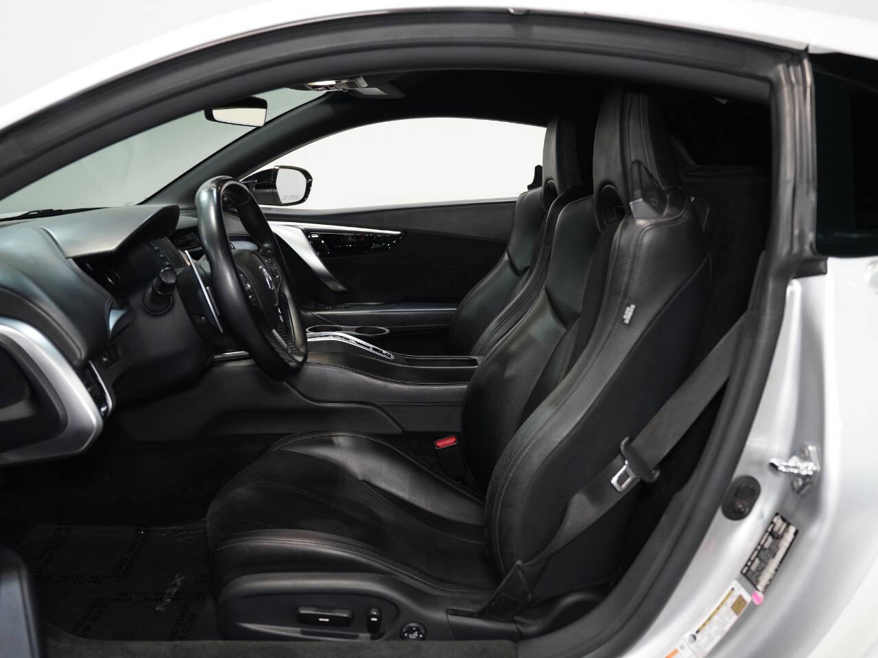 SOURCE SILVER METALLIC, 2017 ACURA NSX Image 29