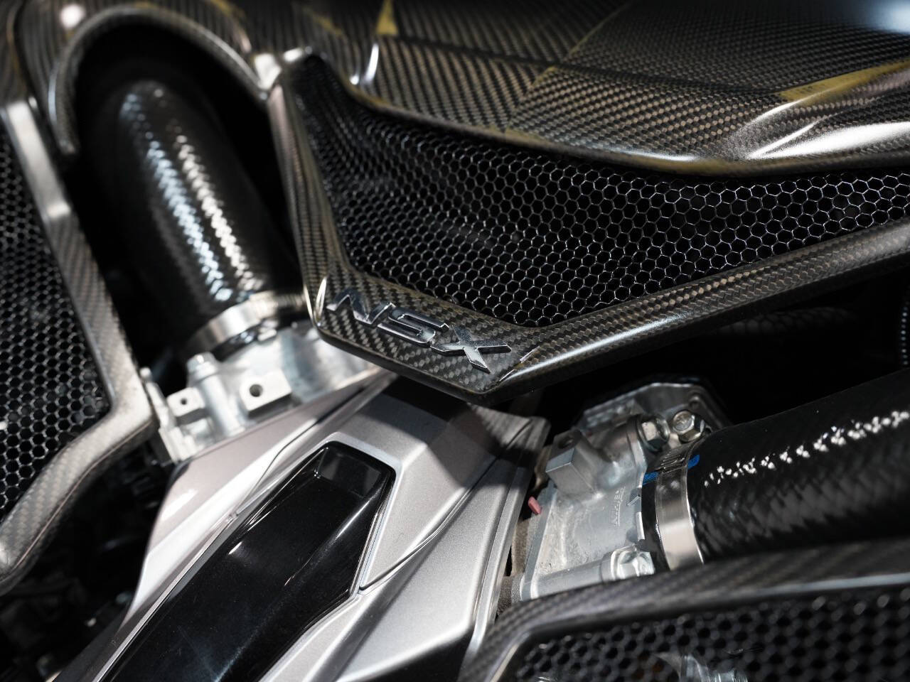 SOURCE SILVER METALLIC, 2017 ACURA NSX Image 47