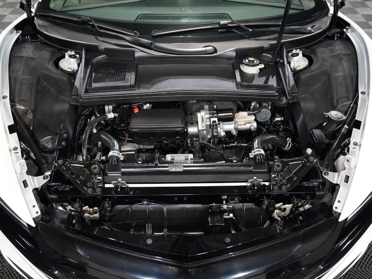 SOURCE SILVER METALLIC, 2017 ACURA NSX Image 42