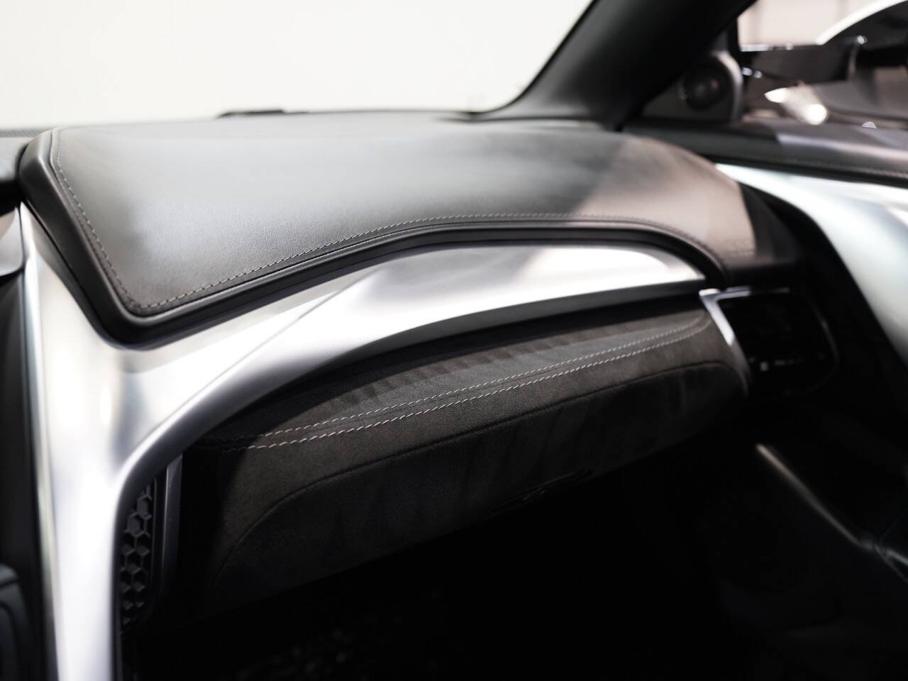 SOURCE SILVER METALLIC, 2017 ACURA NSX Image 40