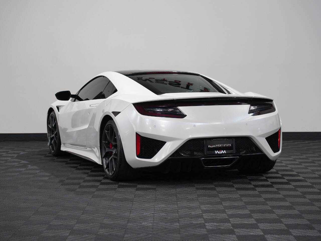 SOURCE SILVER METALLIC, 2017 ACURA NSX Image 8
