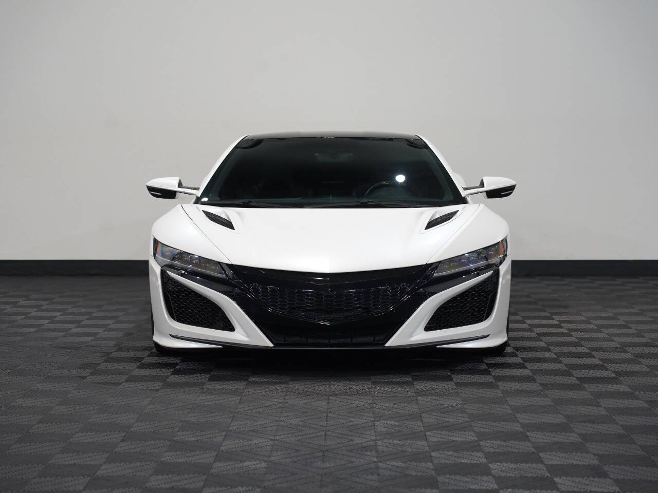 SOURCE SILVER METALLIC, 2017 ACURA NSX Image 4