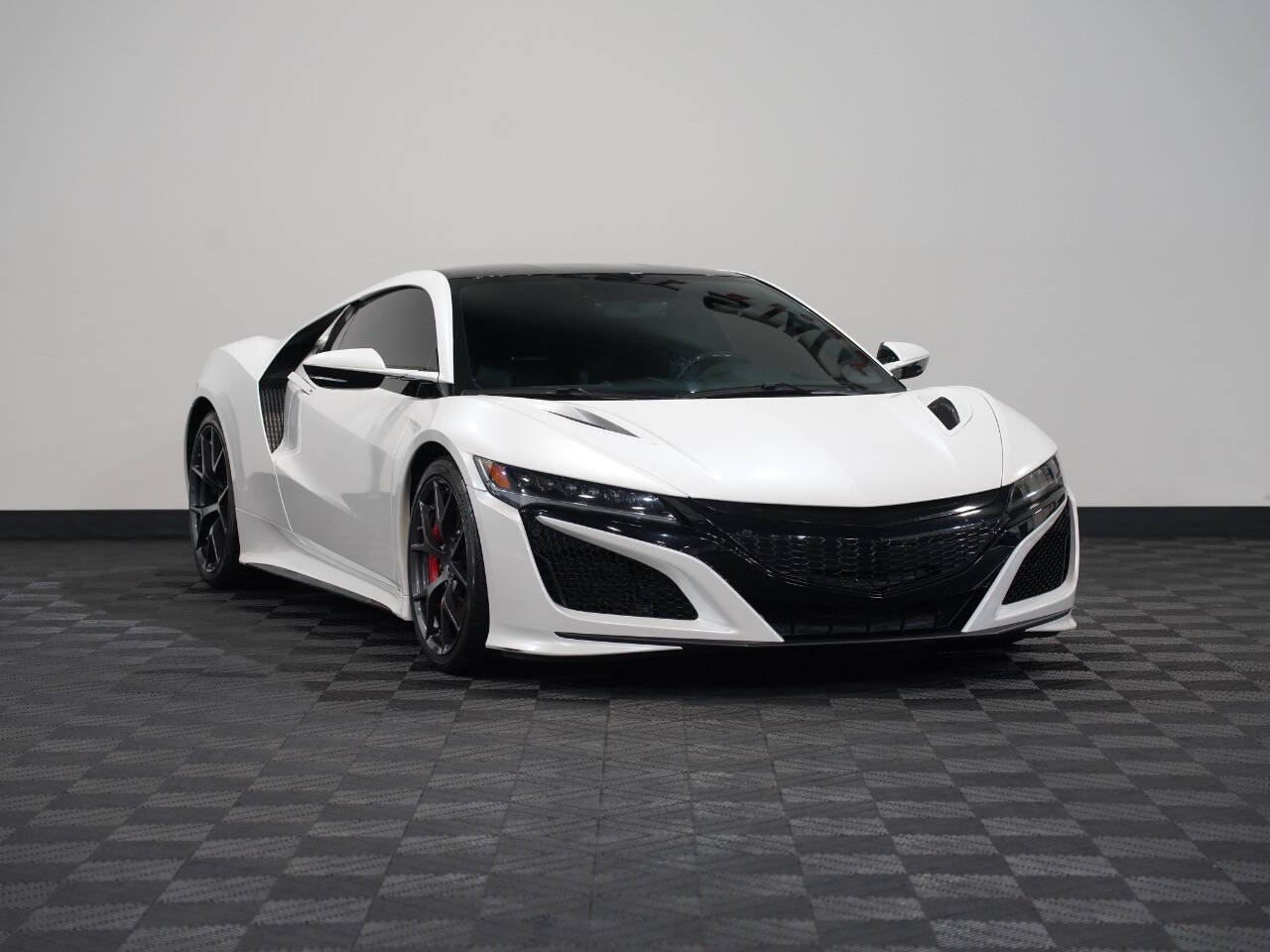 SOURCE SILVER METALLIC, 2017 ACURA NSX Image 5
