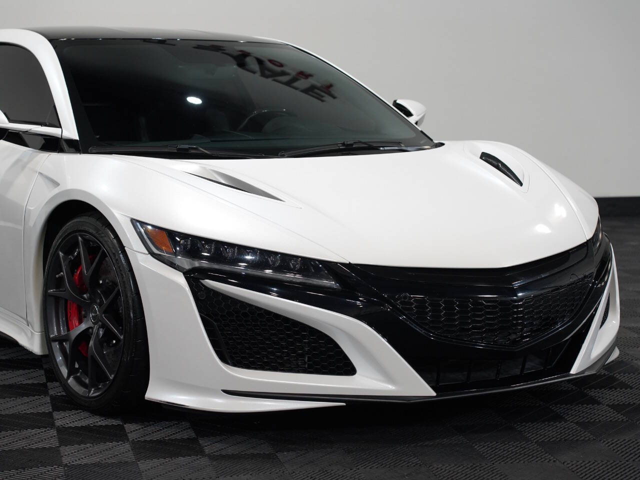SOURCE SILVER METALLIC, 2017 ACURA NSX Image 9
