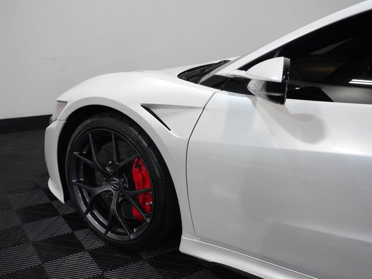 SOURCE SILVER METALLIC, 2017 ACURA NSX Image 23