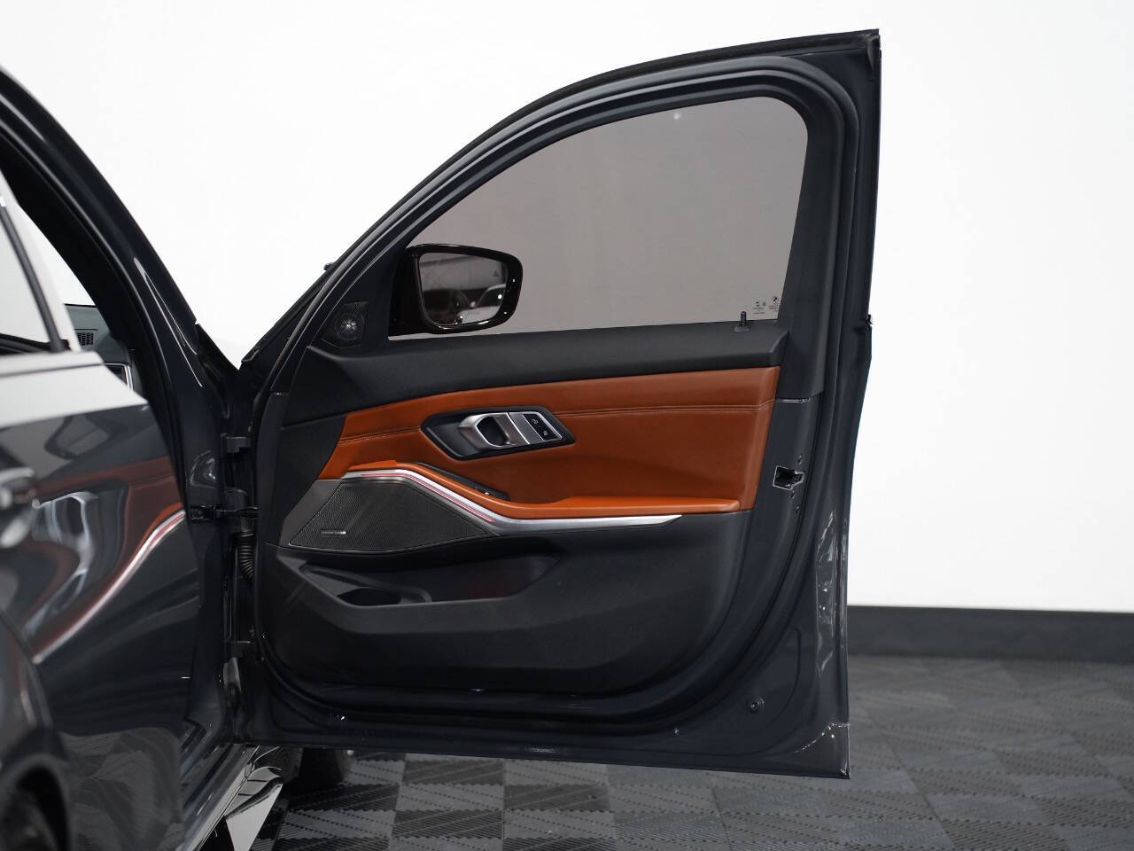 INDIVIDUAL DRAVIT GREY METALLIC, 2022 BMW M3 Image 25