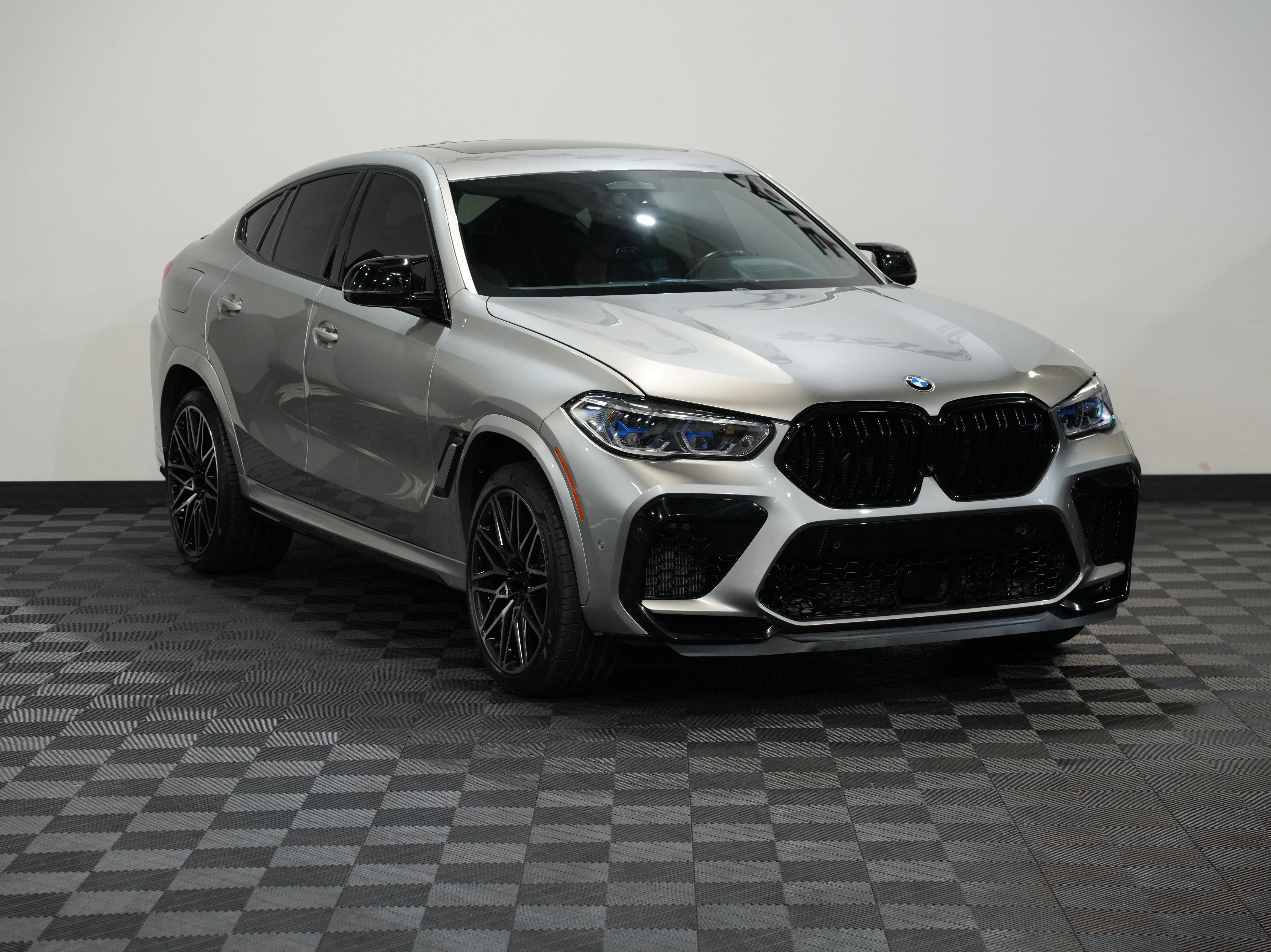 GRAY, 2020 BMW X6 M Image 5