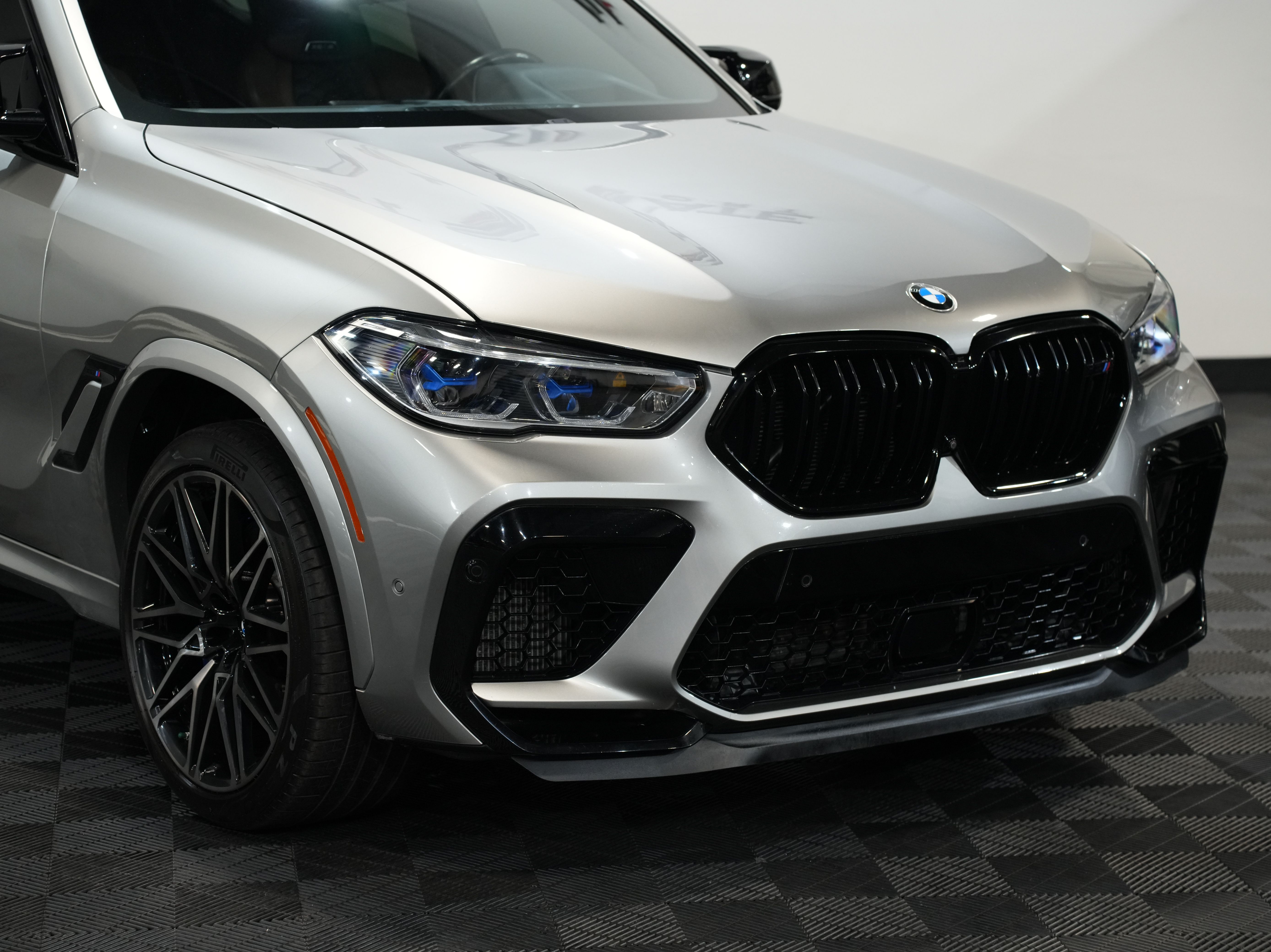 GRAY, 2020 BMW X6 M Image 9