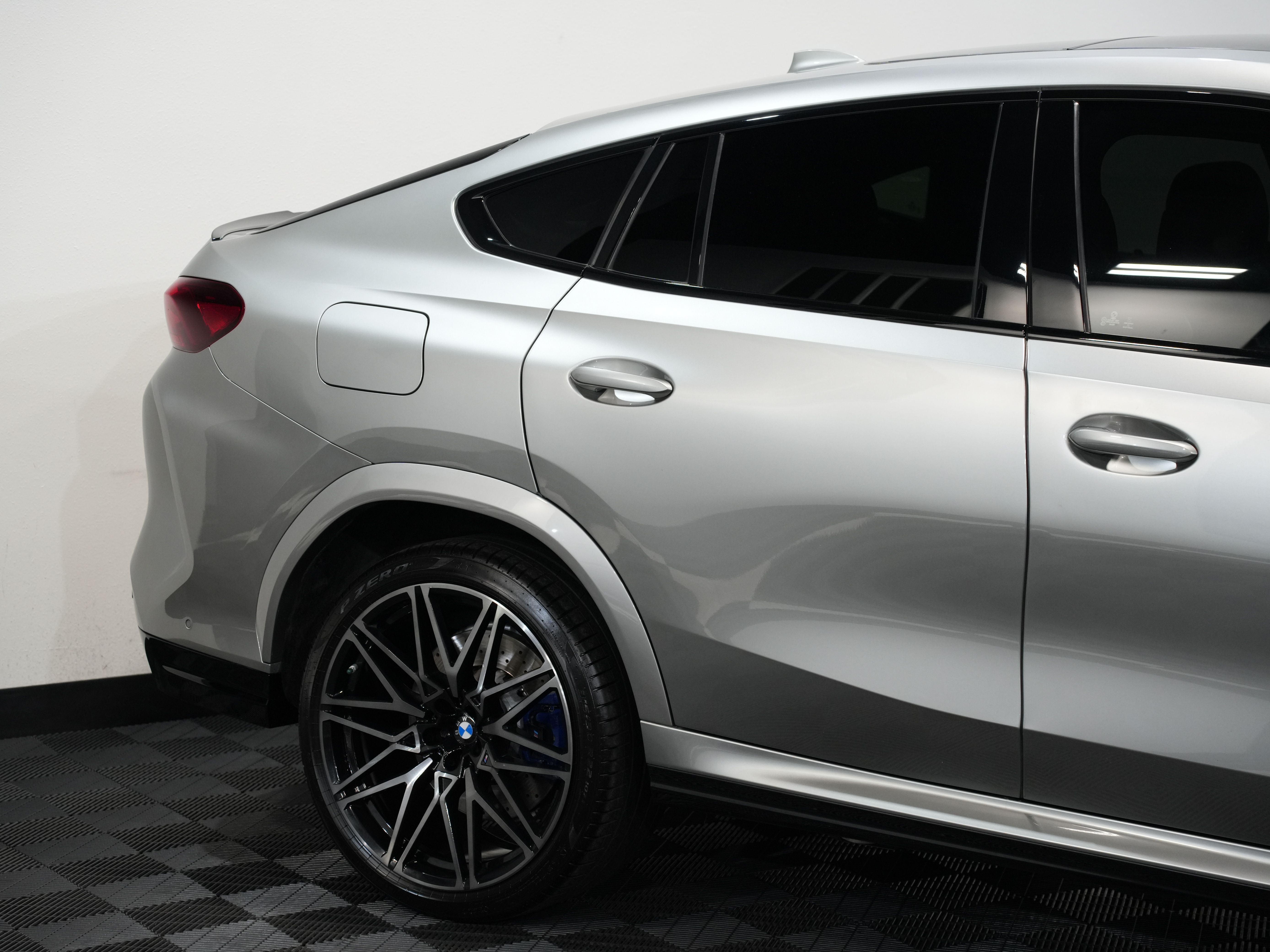 GRAY, 2020 BMW X6 M Image 16