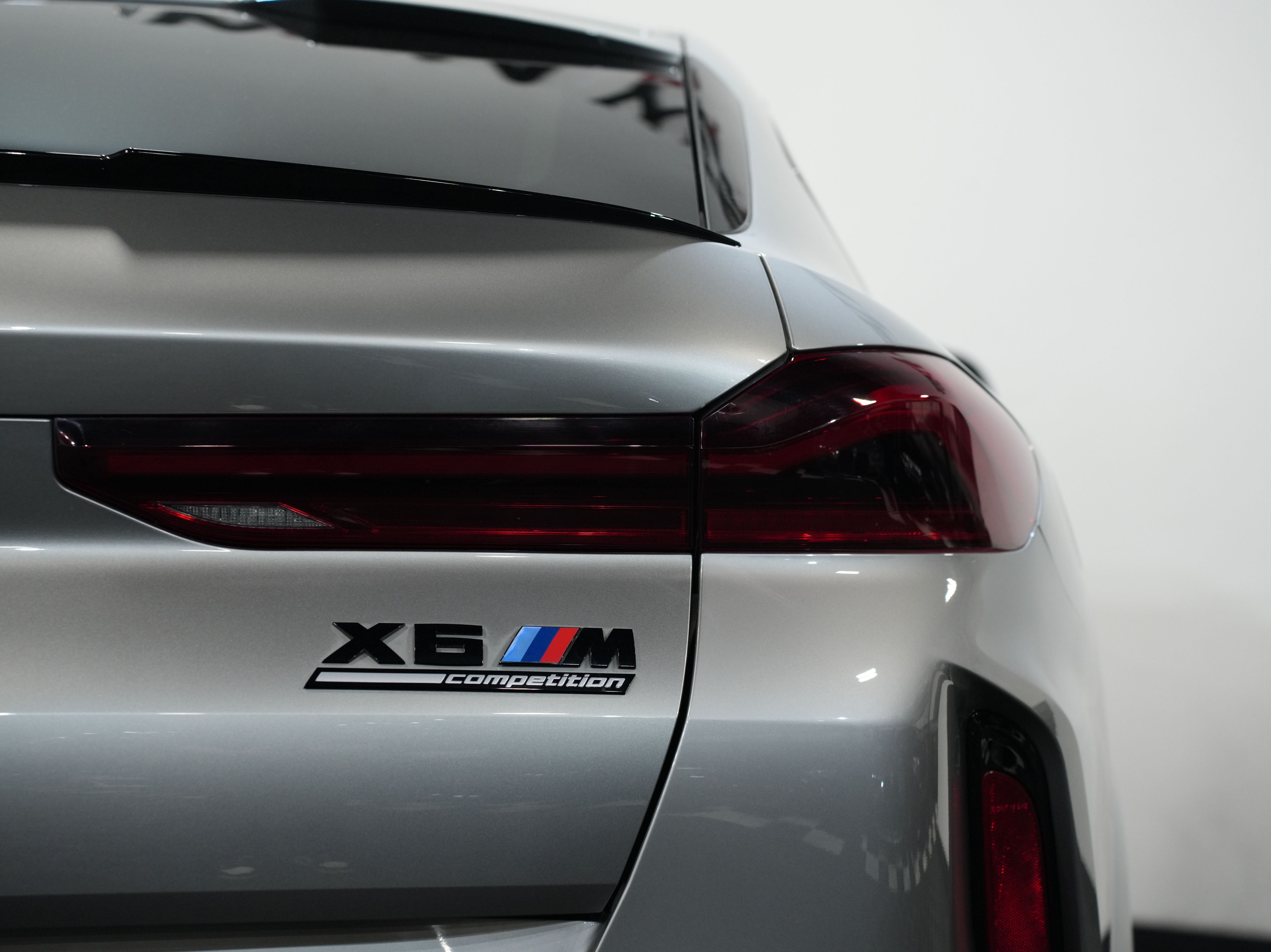 GRAY, 2020 BMW X6 M Image 19