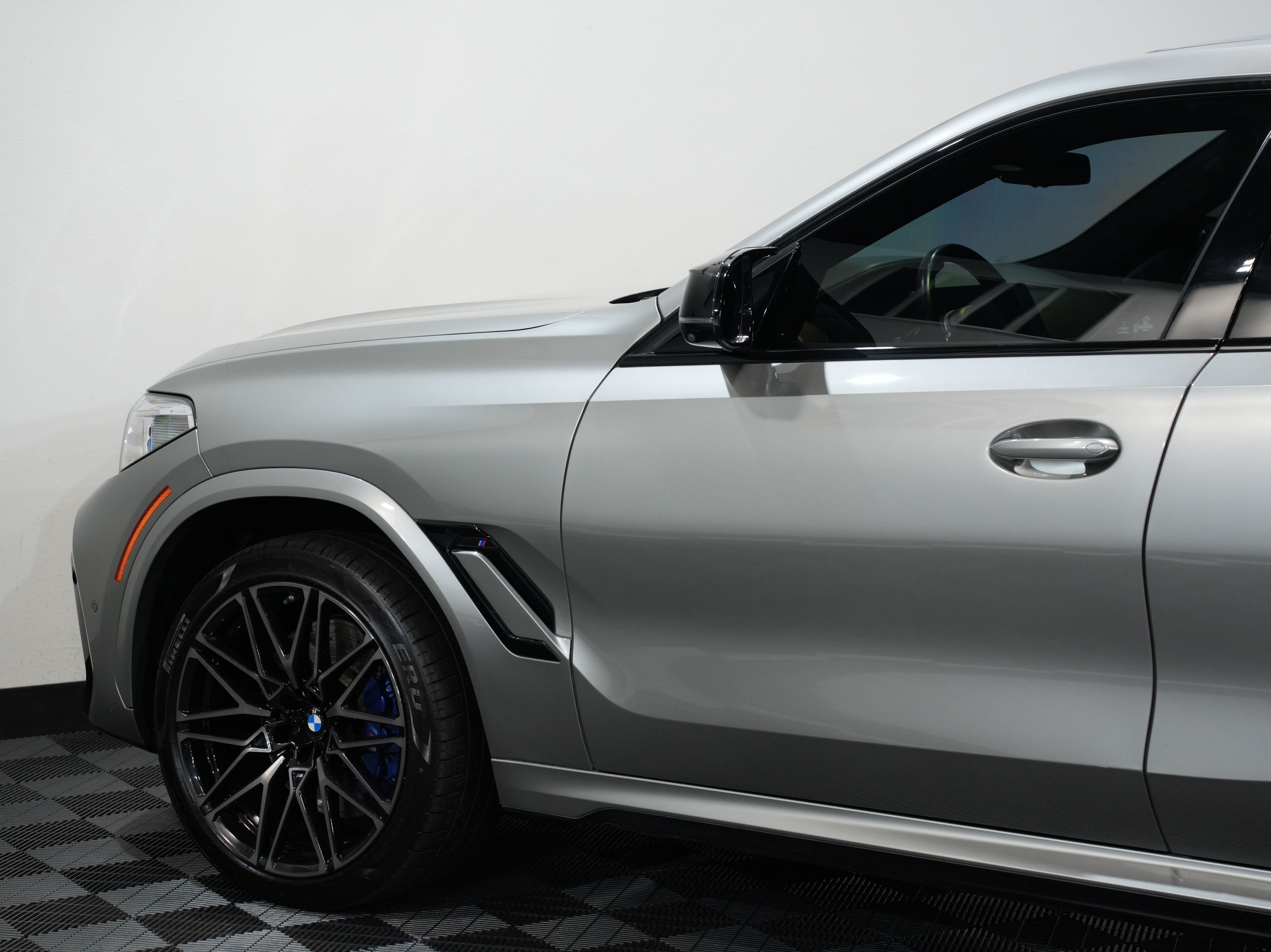 GRAY, 2020 BMW X6 M Image 22