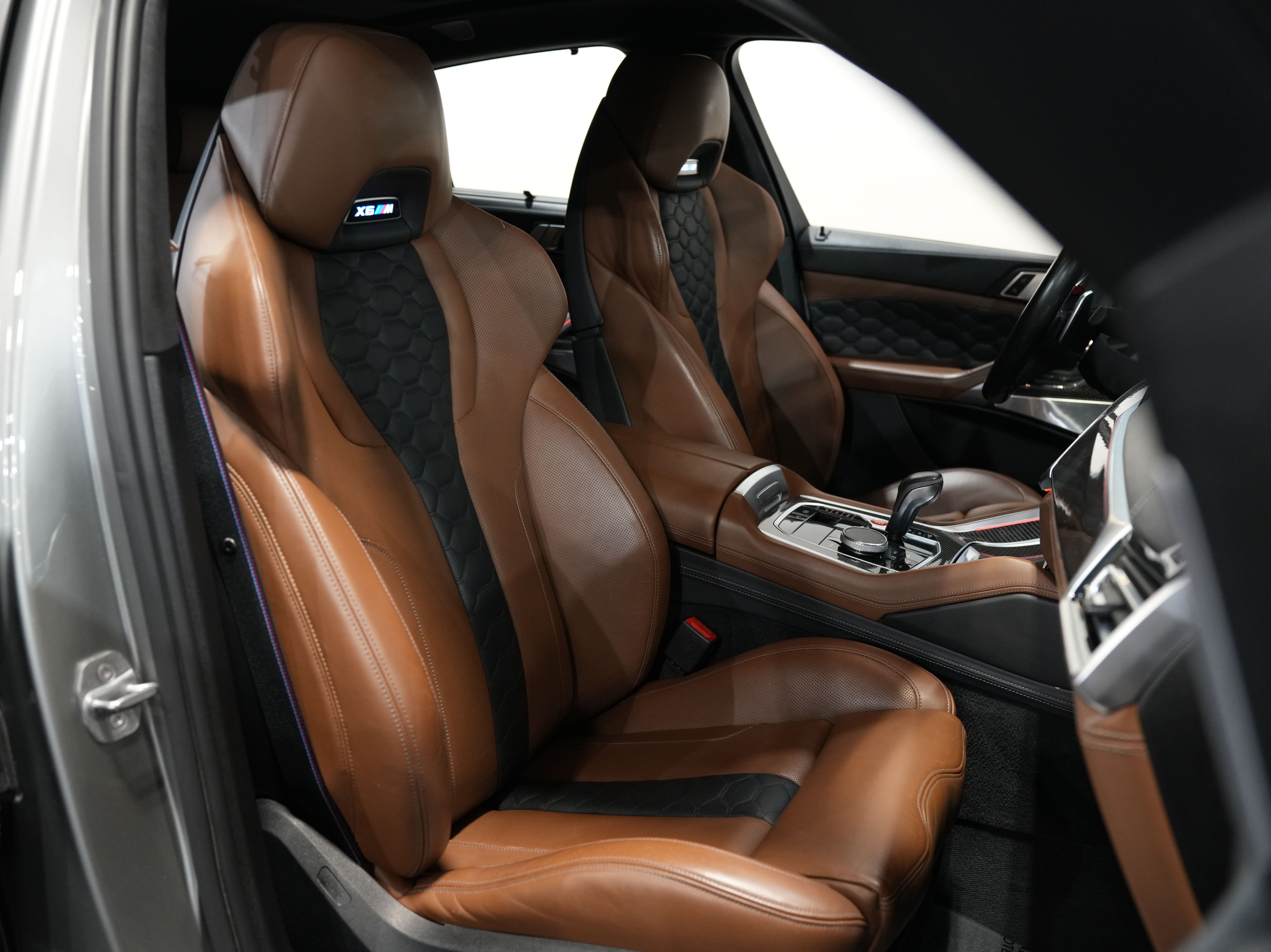 GRAY, 2020 BMW X6 M Image 37