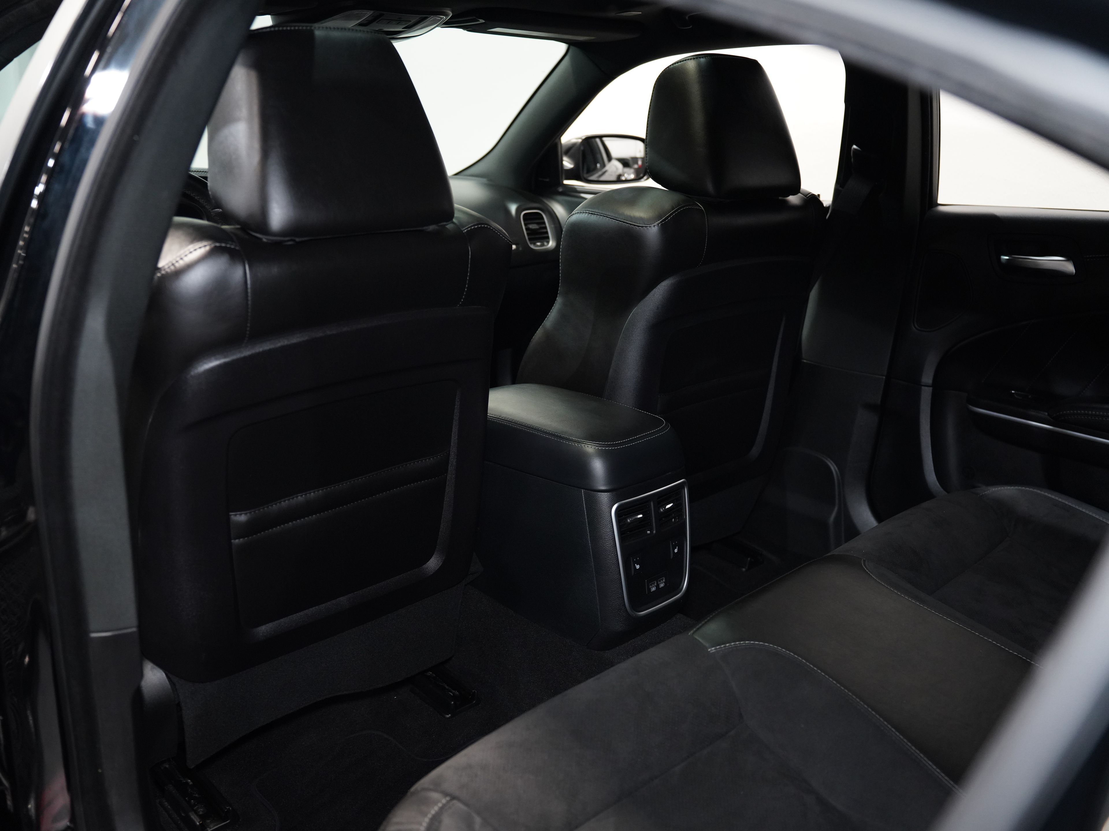 2020 DODGE CHARGER Image 39