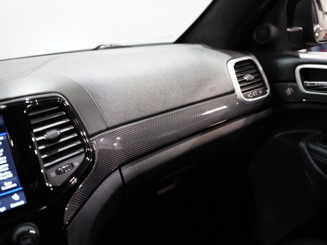 DIAMOND BLACK CRYSTAL PEARL, 2020 JEEP GRAND CHEROKEE Image 52