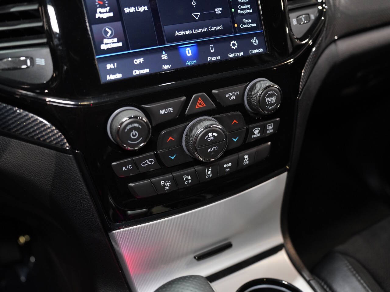 DIAMOND BLACK CRYSTAL PEARL, 2020 JEEP GRAND CHEROKEE Image 48