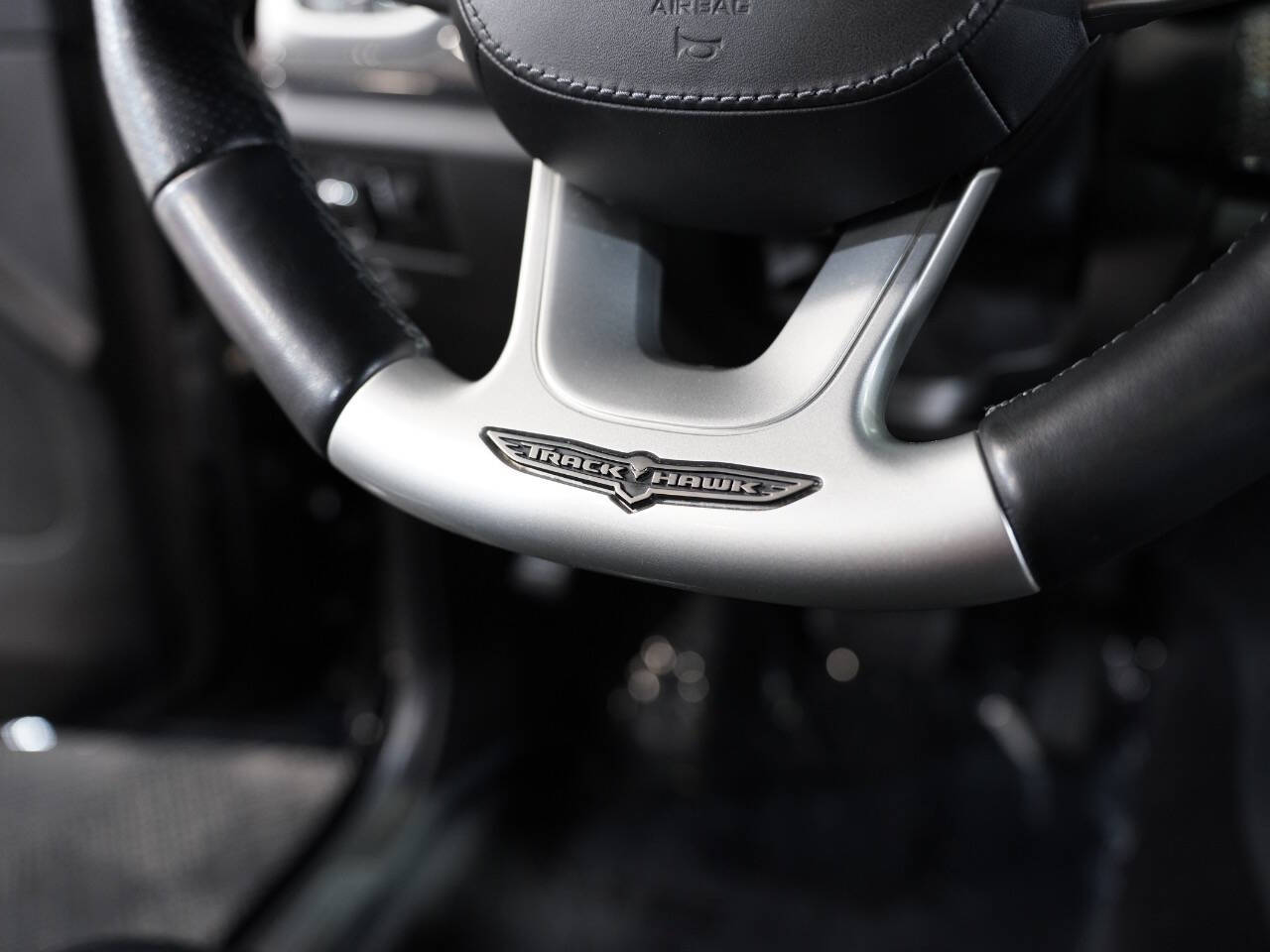 DIAMOND BLACK CRYSTAL PEARL, 2020 JEEP GRAND CHEROKEE Image 45