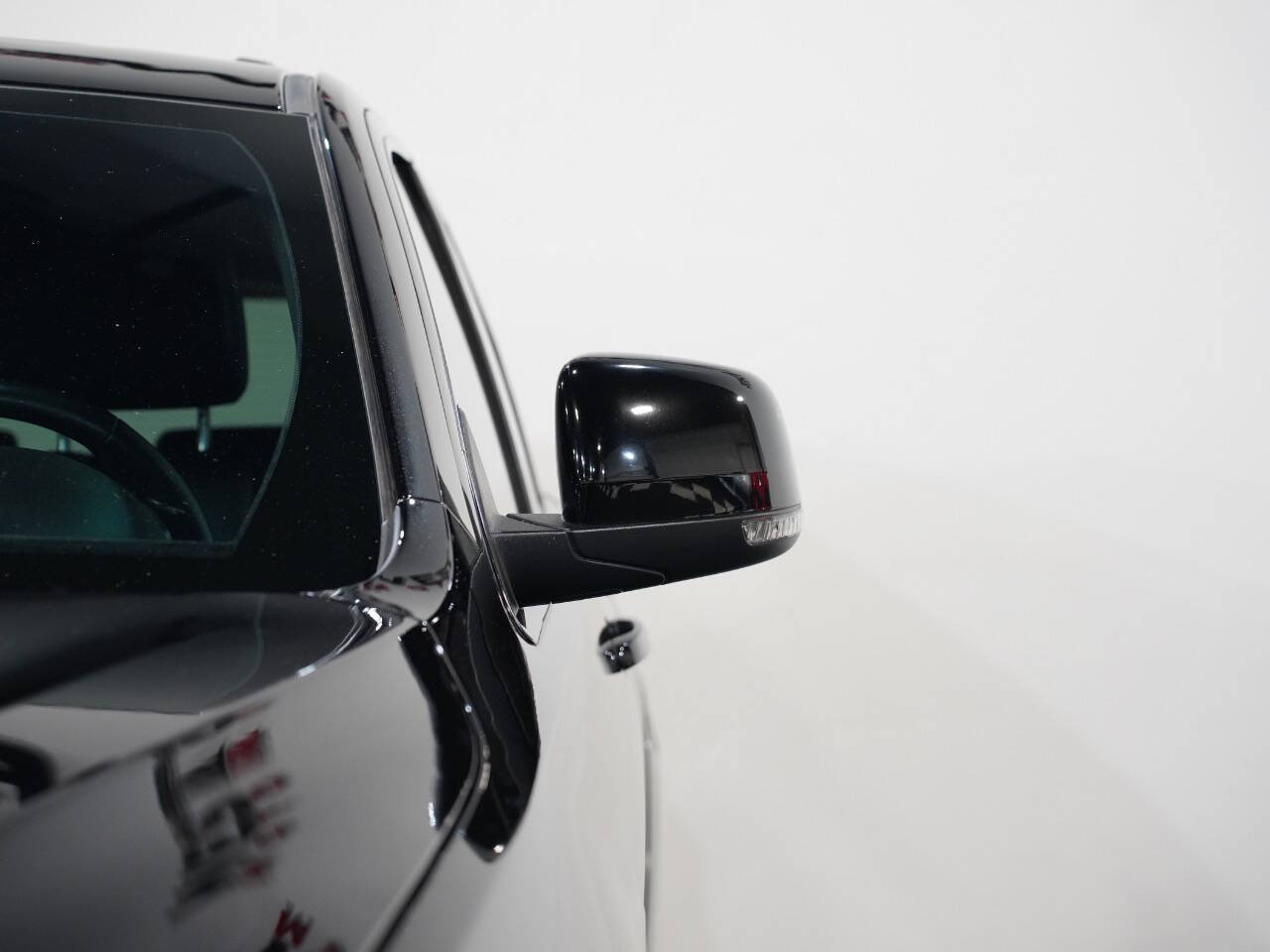 DIAMOND BLACK CRYSTAL PEARL, 2020 JEEP GRAND CHEROKEE Image 11