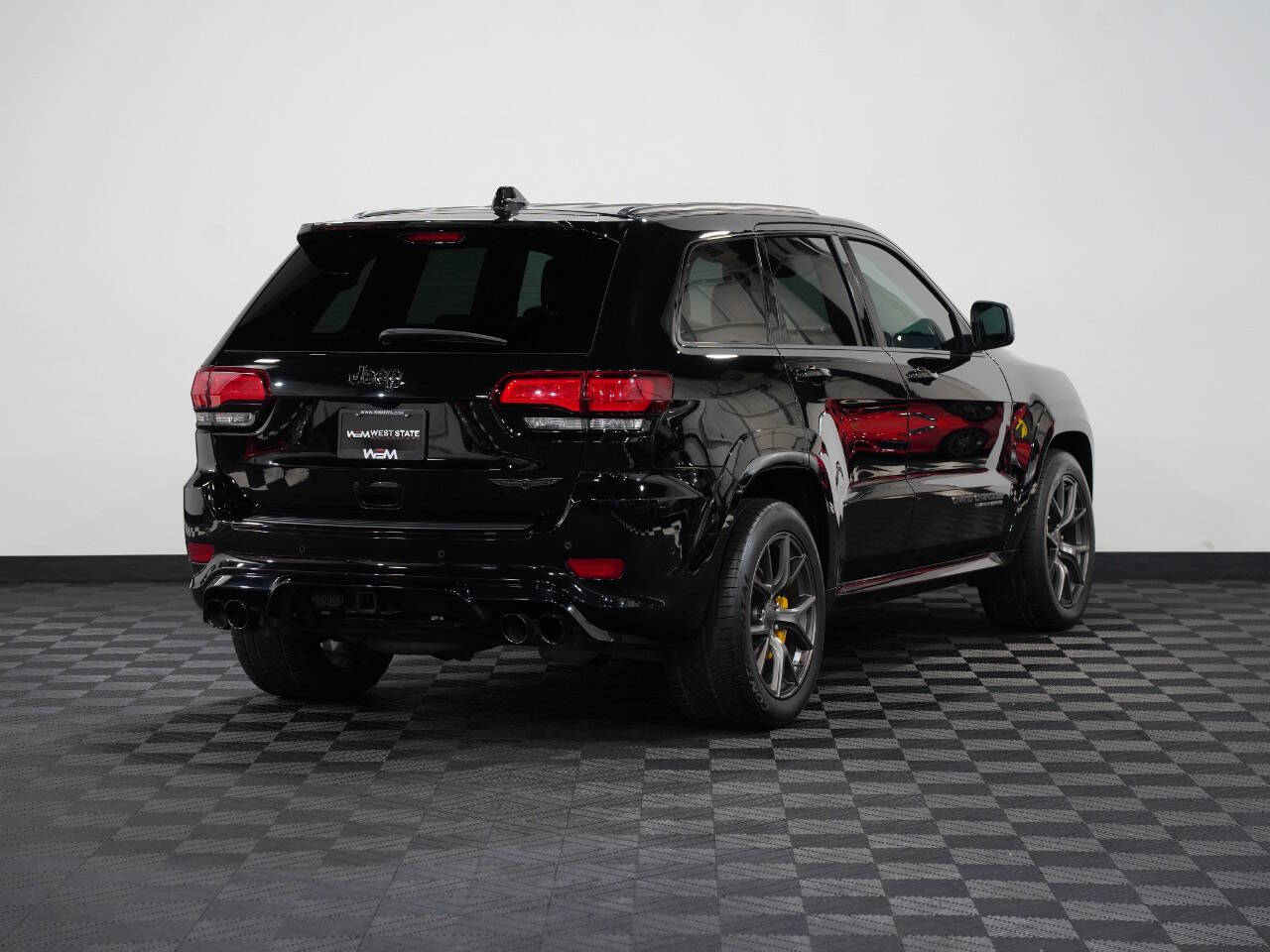 DIAMOND BLACK CRYSTAL PEARL, 2020 JEEP GRAND CHEROKEE Image 6