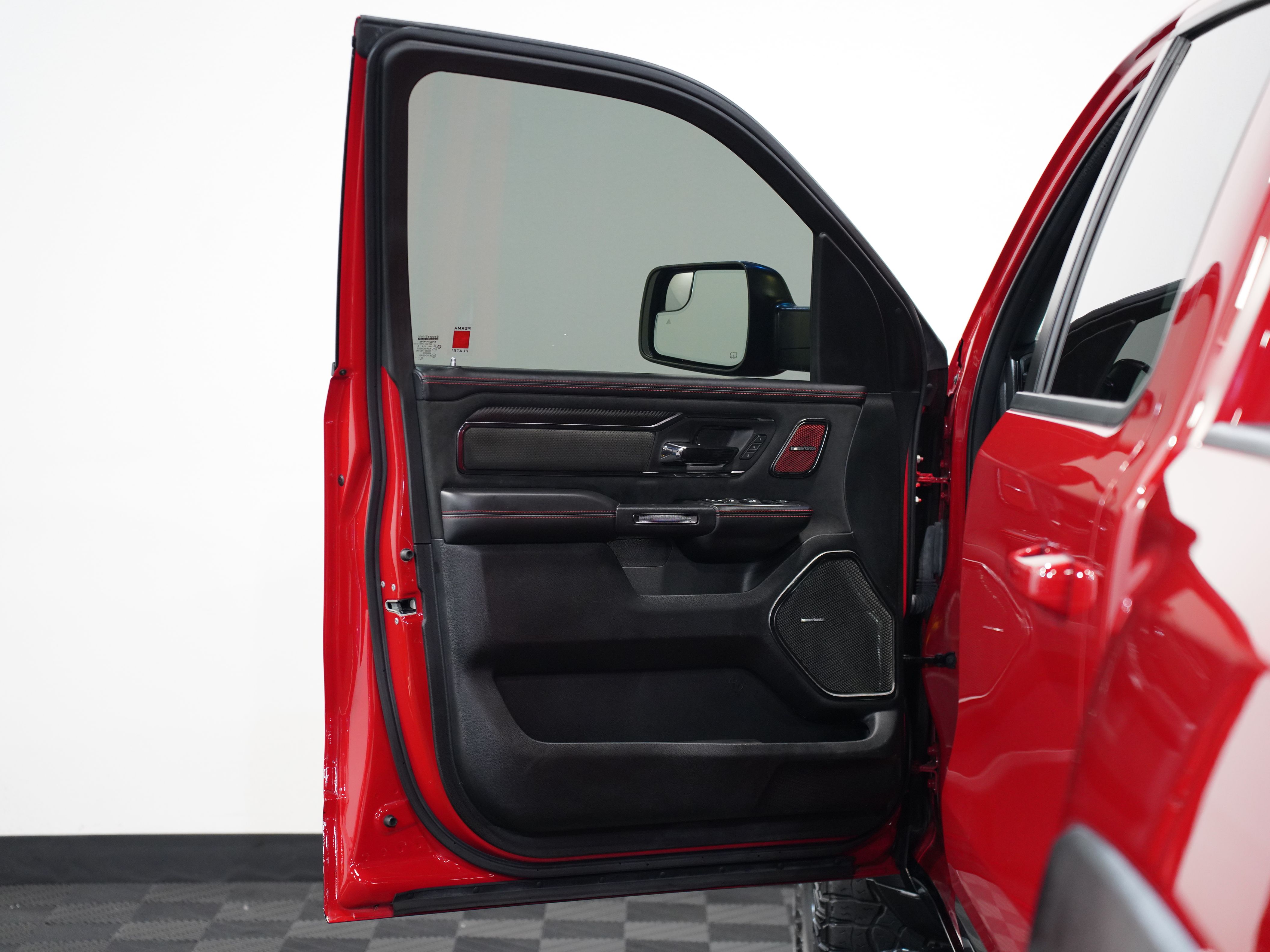 2022 RAM 1500 CREW CAB Image 27