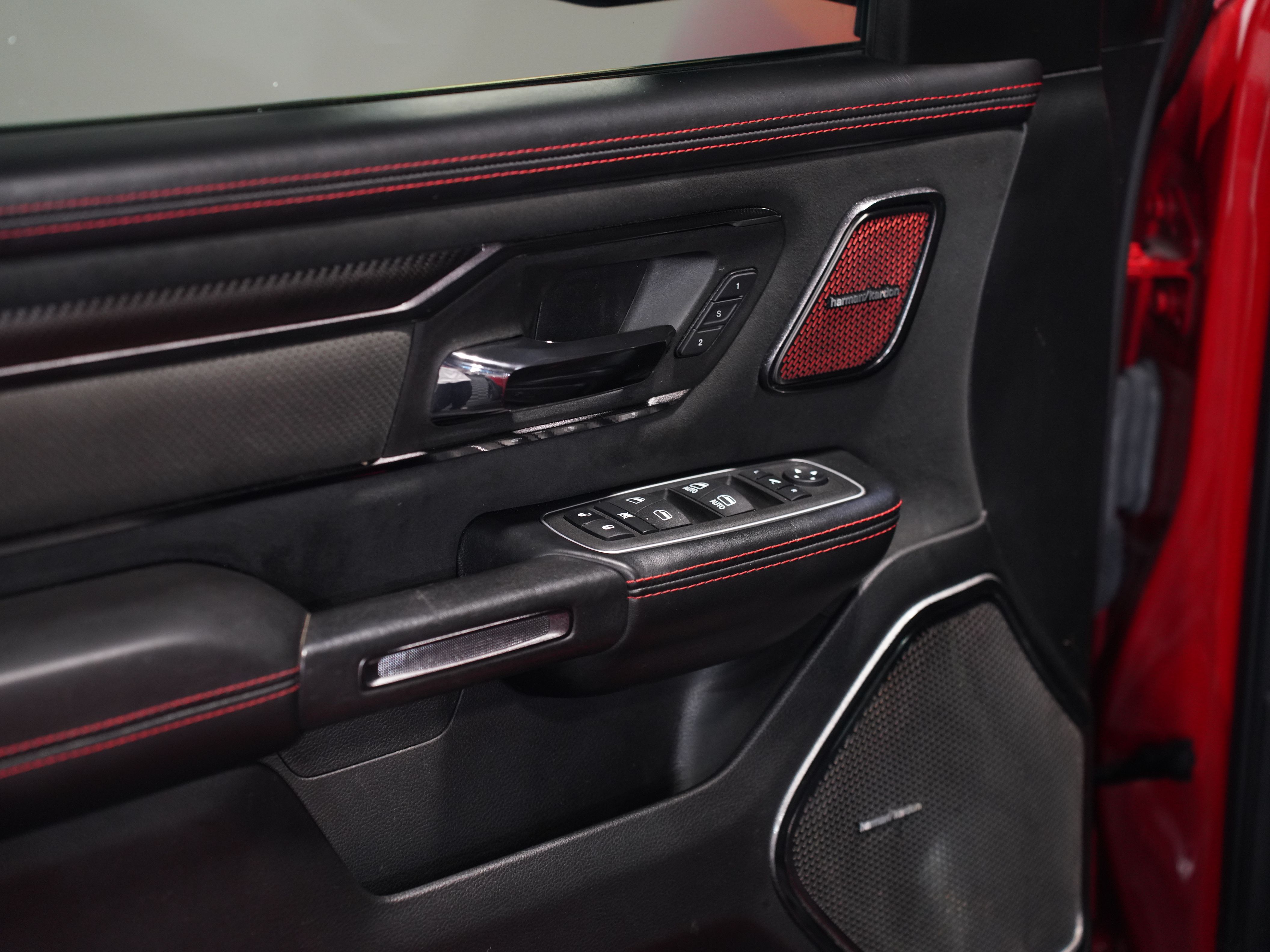 2022 RAM 1500 CREW CAB Image 28