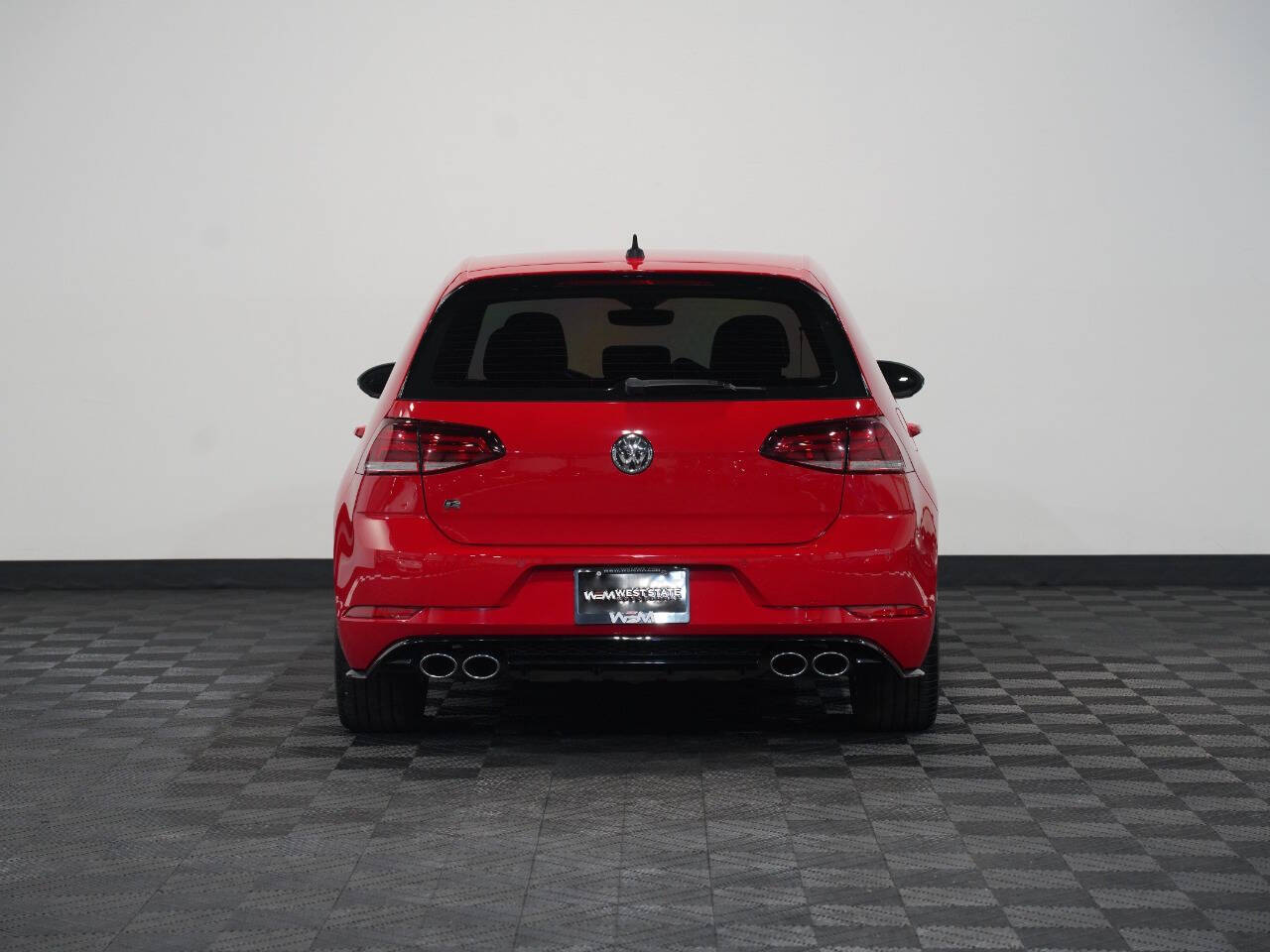 TORNADO RED, 2019 VOLKSWAGEN GOLF R Image 7