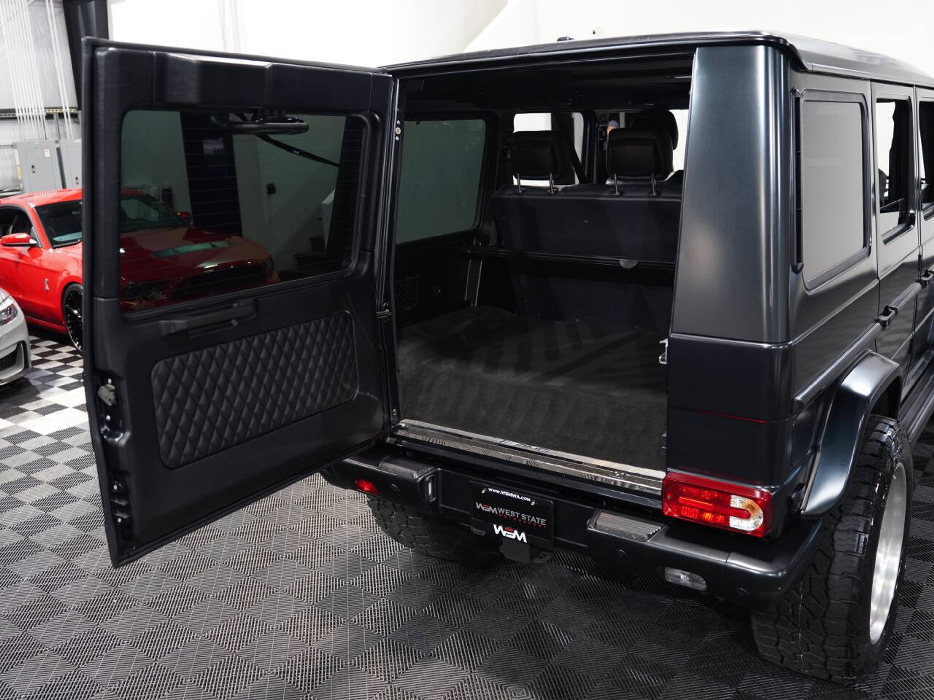 DESIGNO NIGHT BLACK MAGNO, 2016 MERCEDES-BENZ G-CLASS Image 52