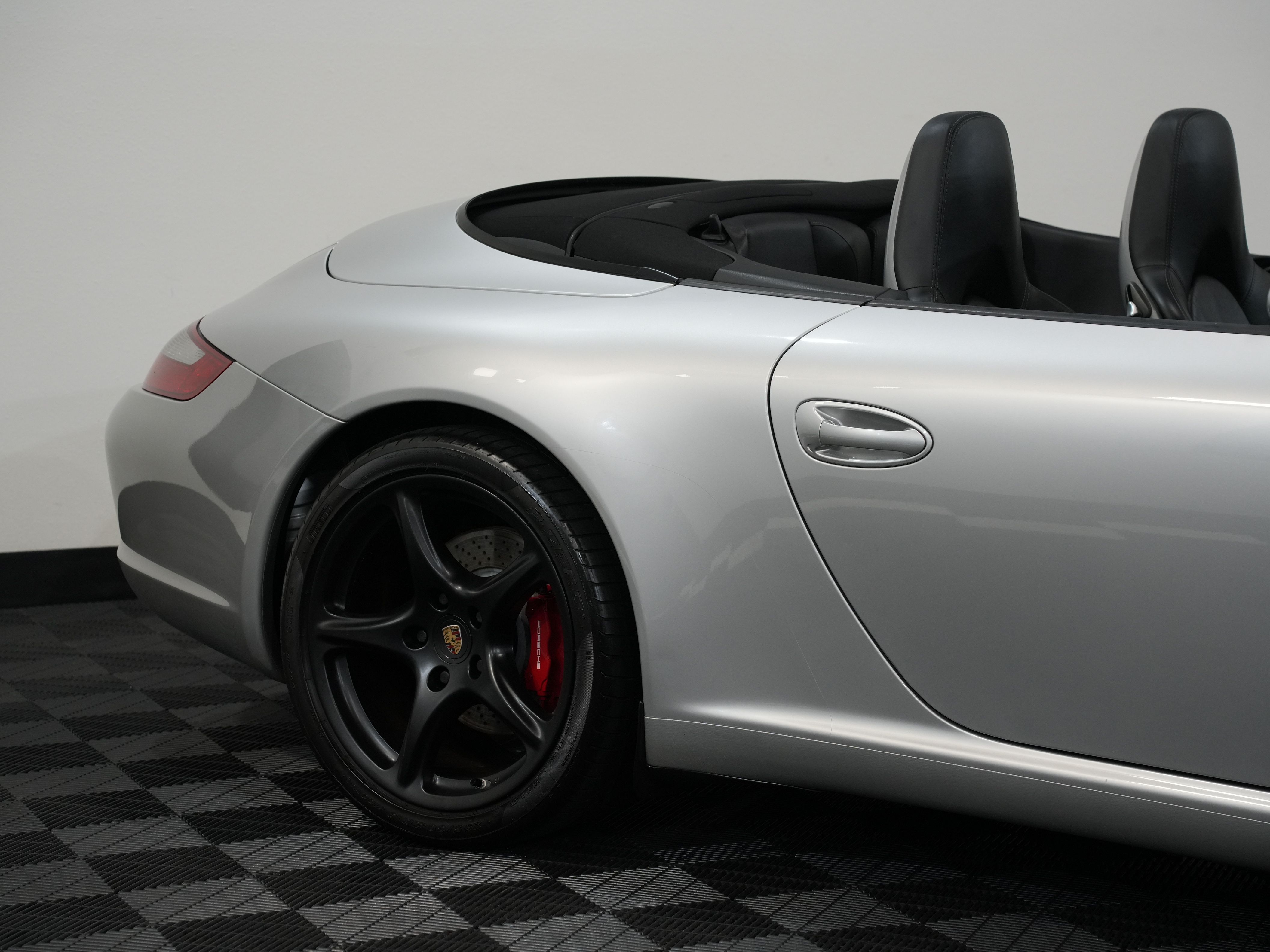 SILVER, 2007 PORSCHE 911 Image 14