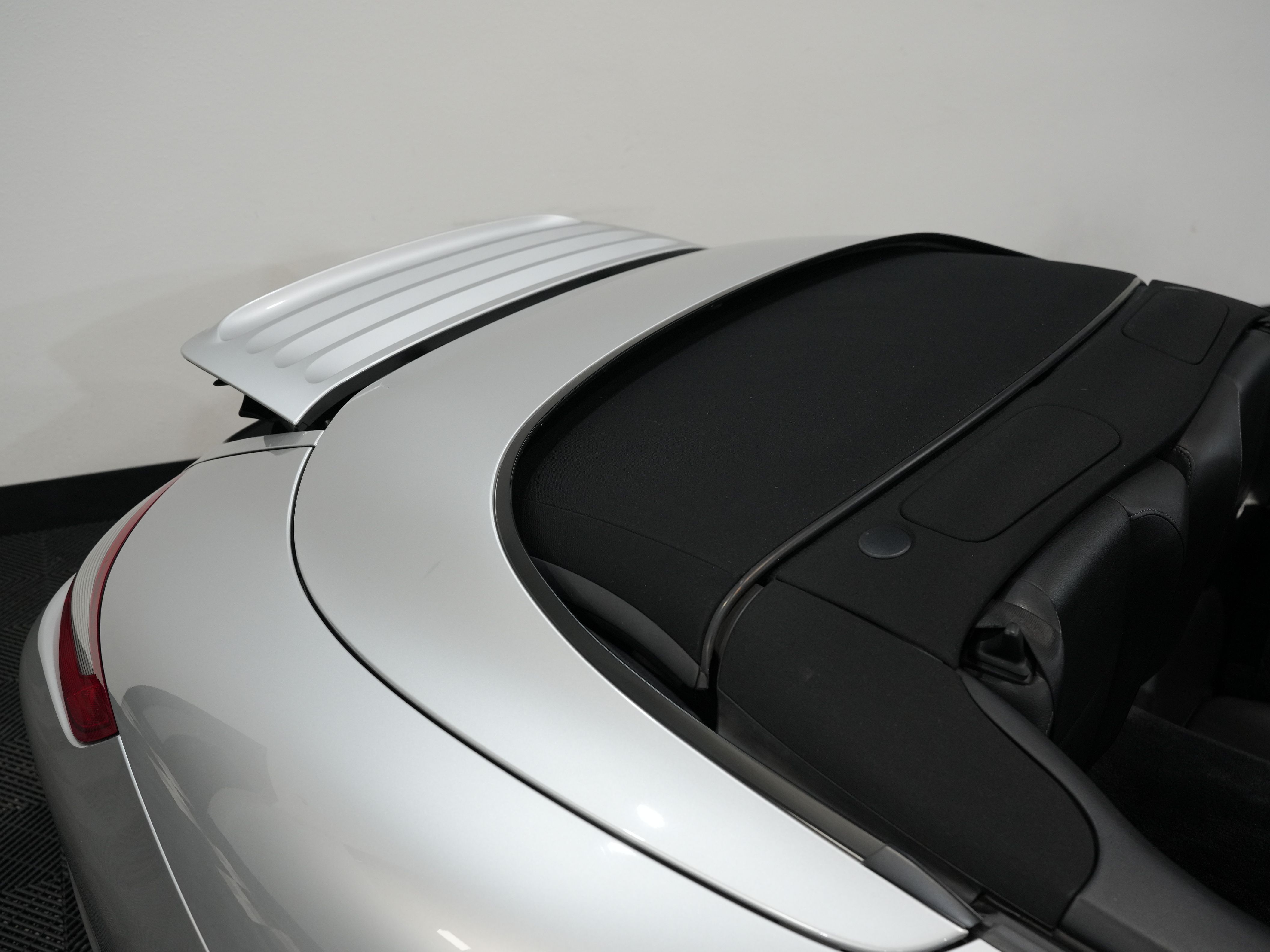 SILVER, 2007 PORSCHE 911 Image 15