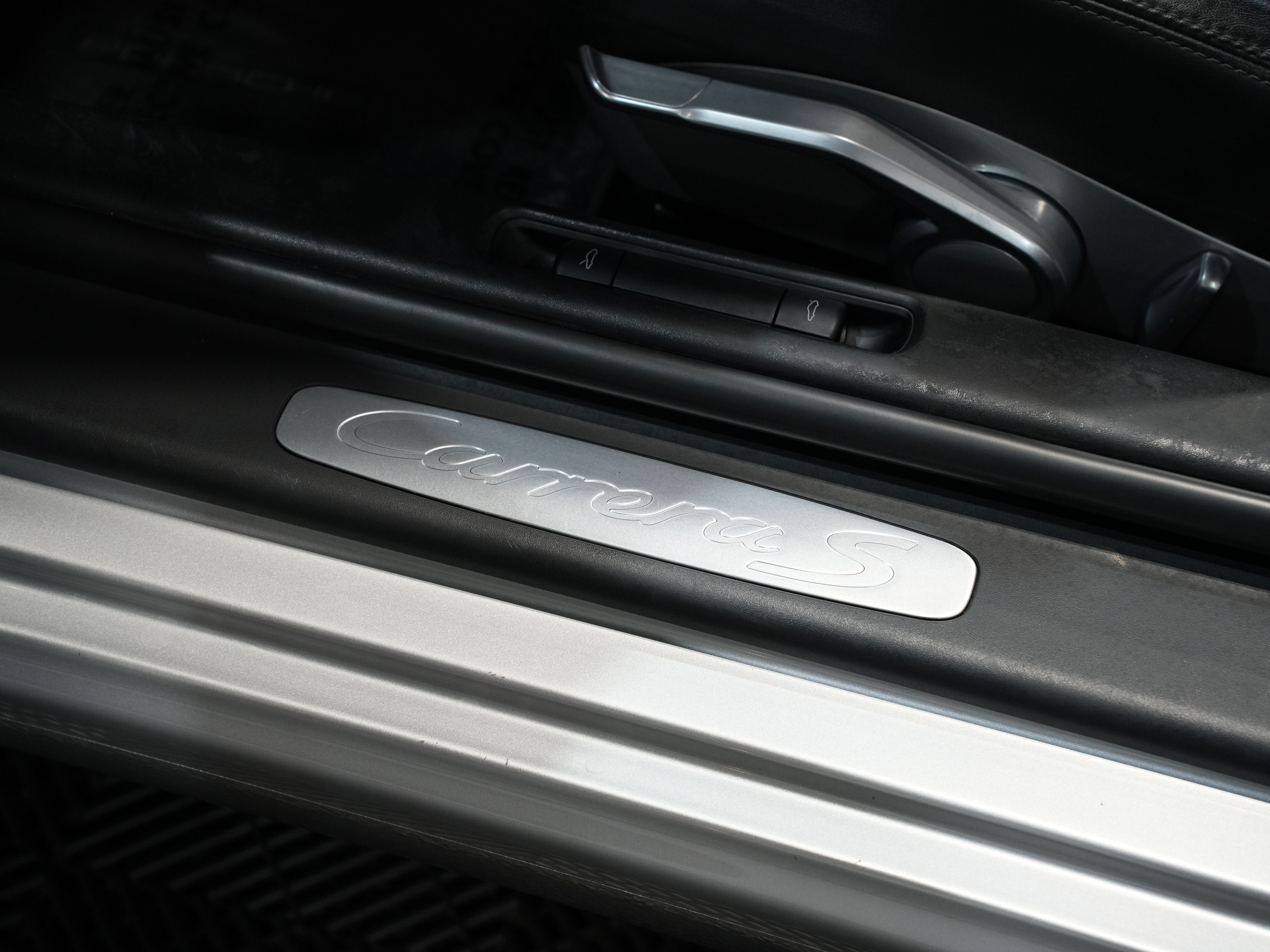 SILVER, 2007 PORSCHE 911 Image 27