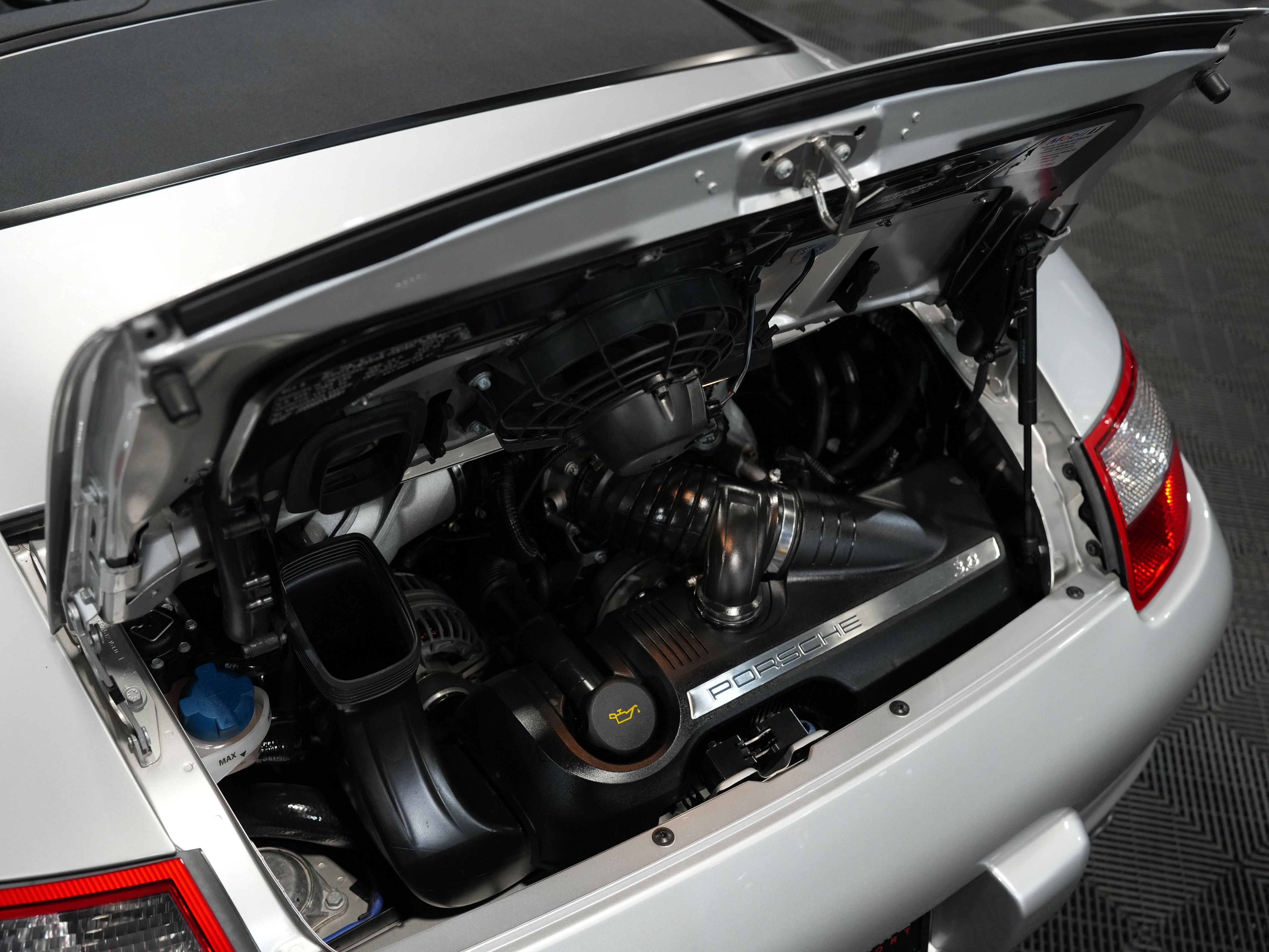SILVER, 2007 PORSCHE 911 Image 45