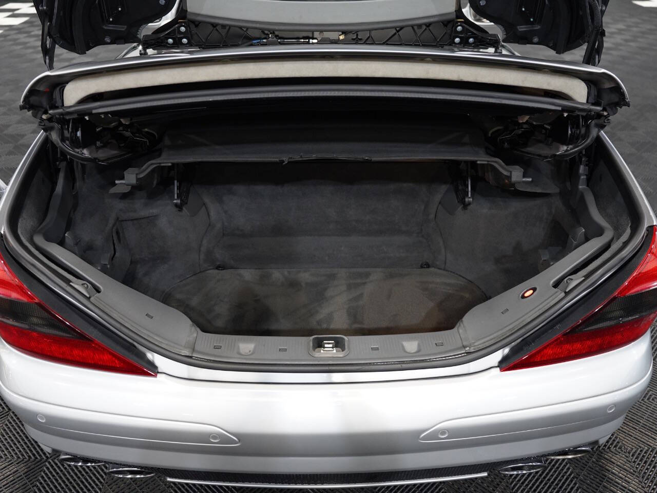BRILLIANT SILVER METALLIC, 2003 MERCEDES-BENZ SL-CLASS Image 50