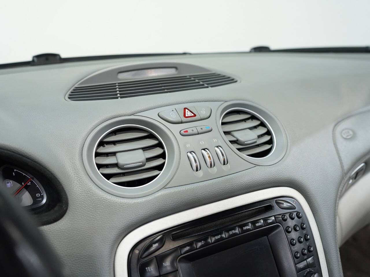 BRILLIANT SILVER METALLIC, 2003 MERCEDES-BENZ SL-CLASS Image 38