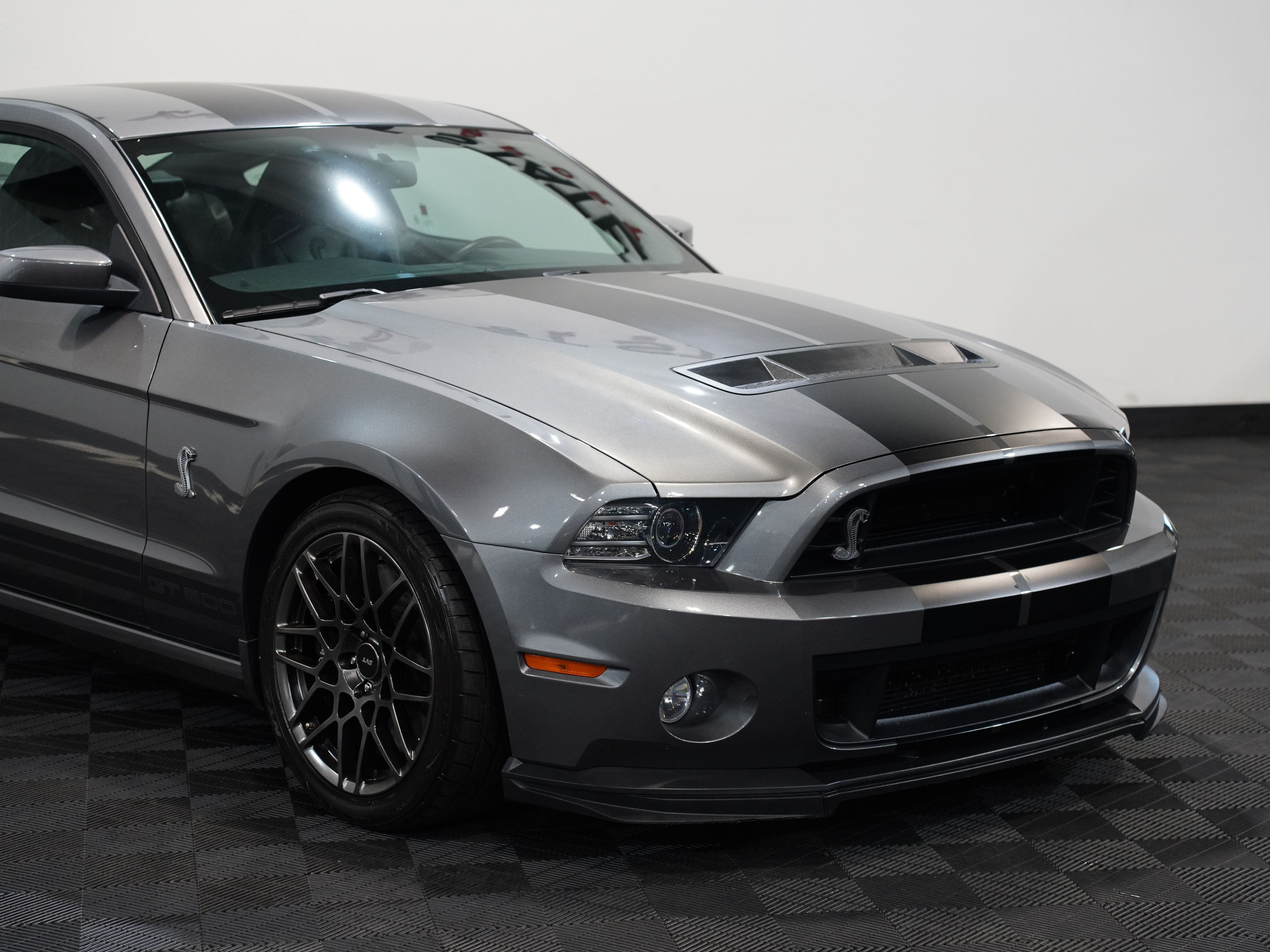 GREY, 2013 FORD MUSTANG Image 9