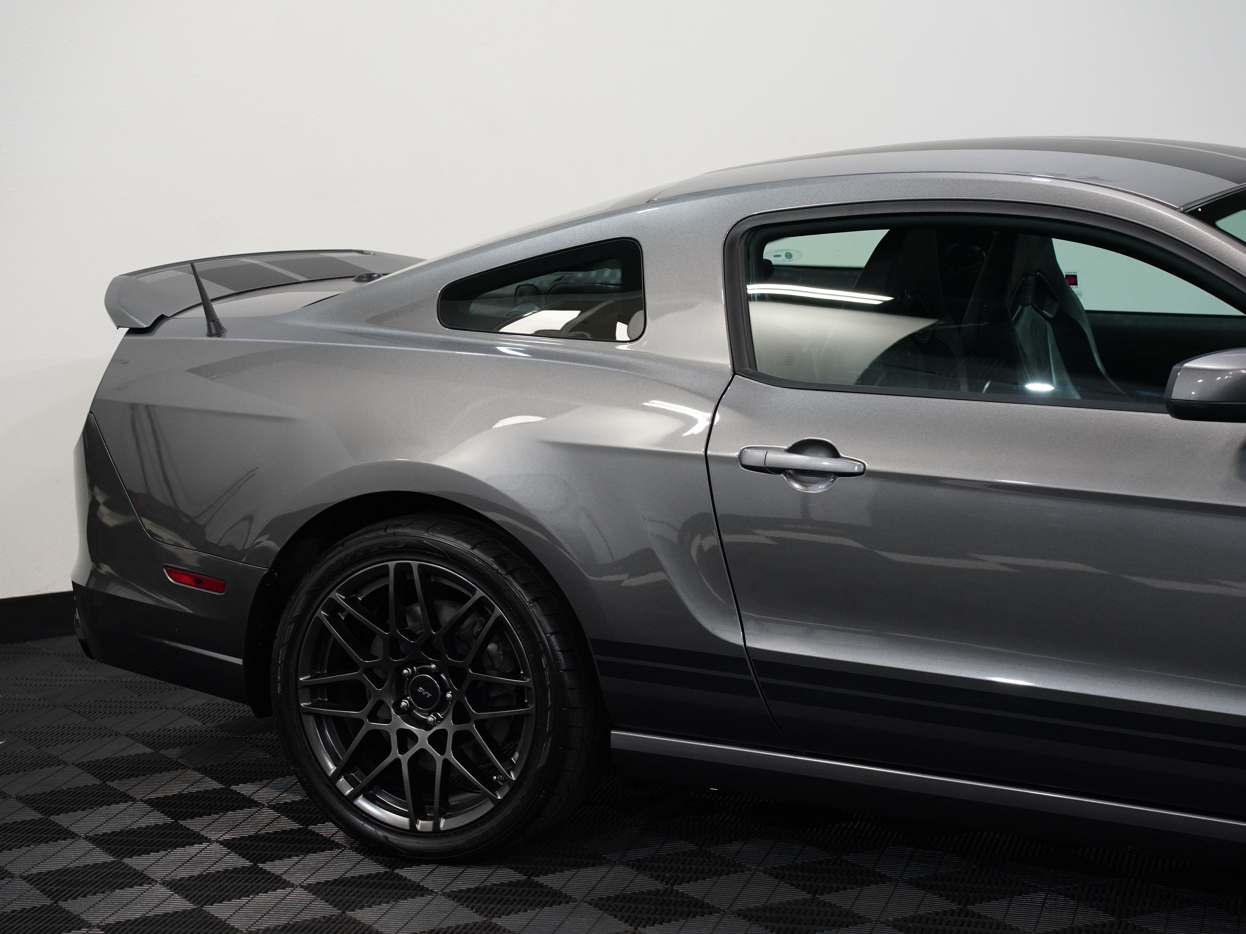 GREY, 2013 FORD MUSTANG Image 14