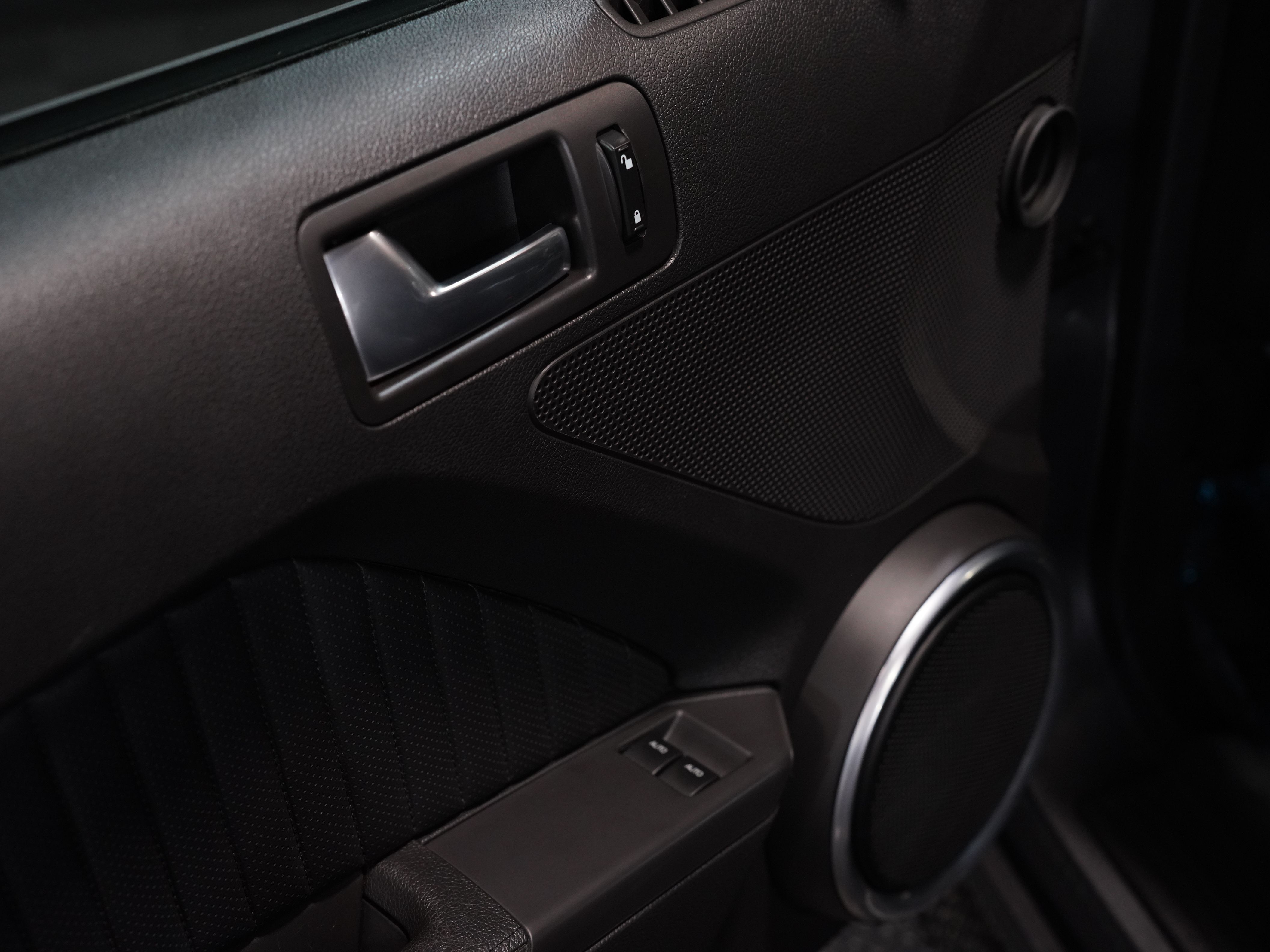 GREY, 2013 FORD MUSTANG Image 22