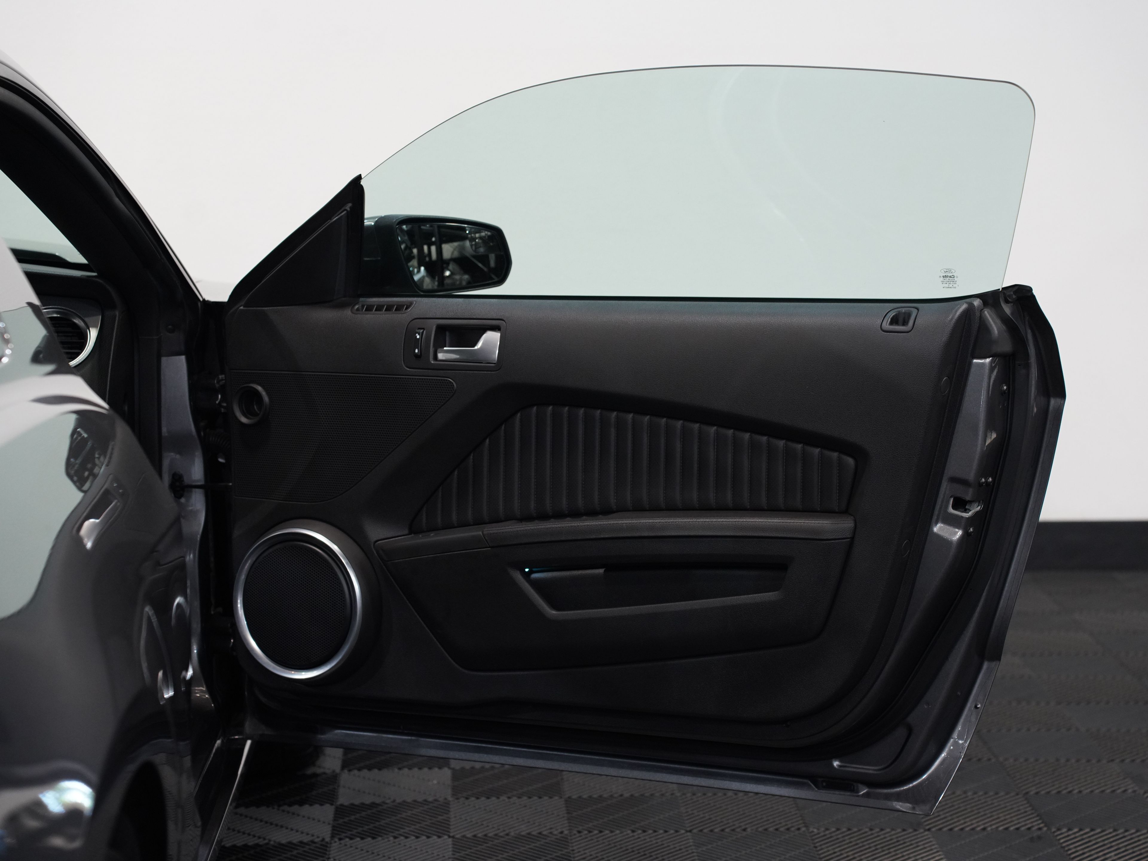 GREY, 2013 FORD MUSTANG Image 23