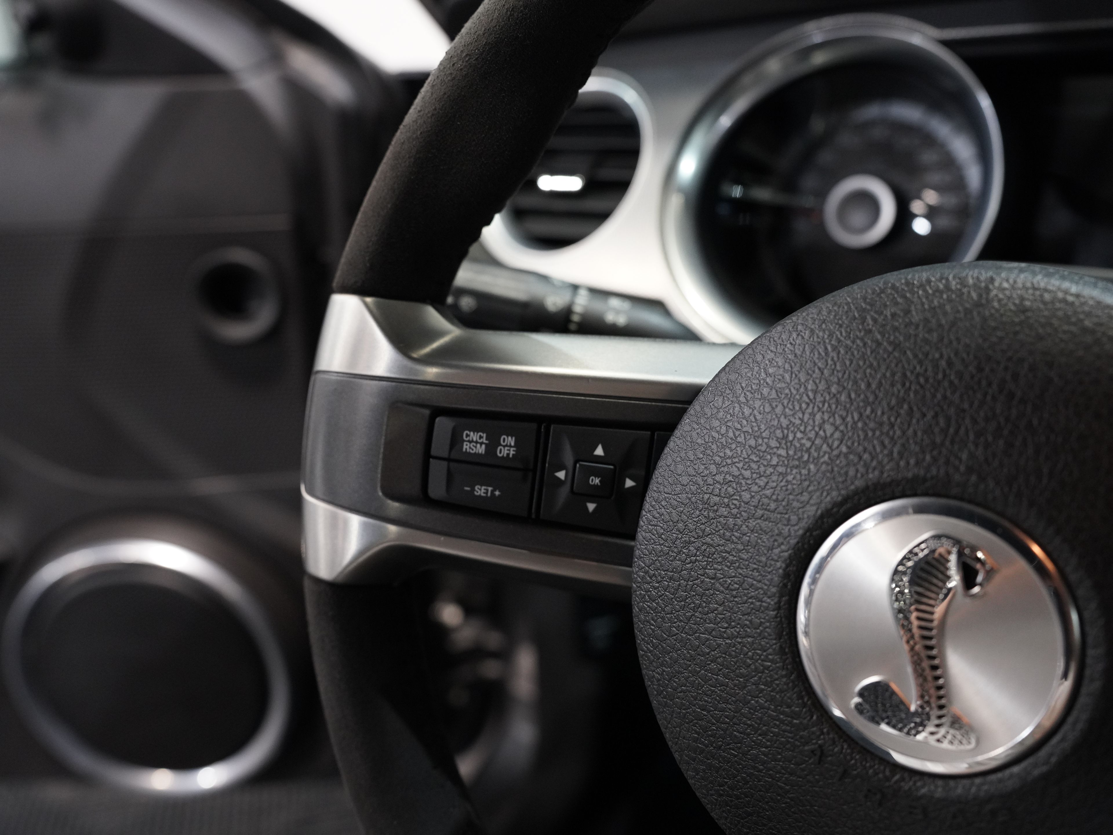 GREY, 2013 FORD MUSTANG Image 35